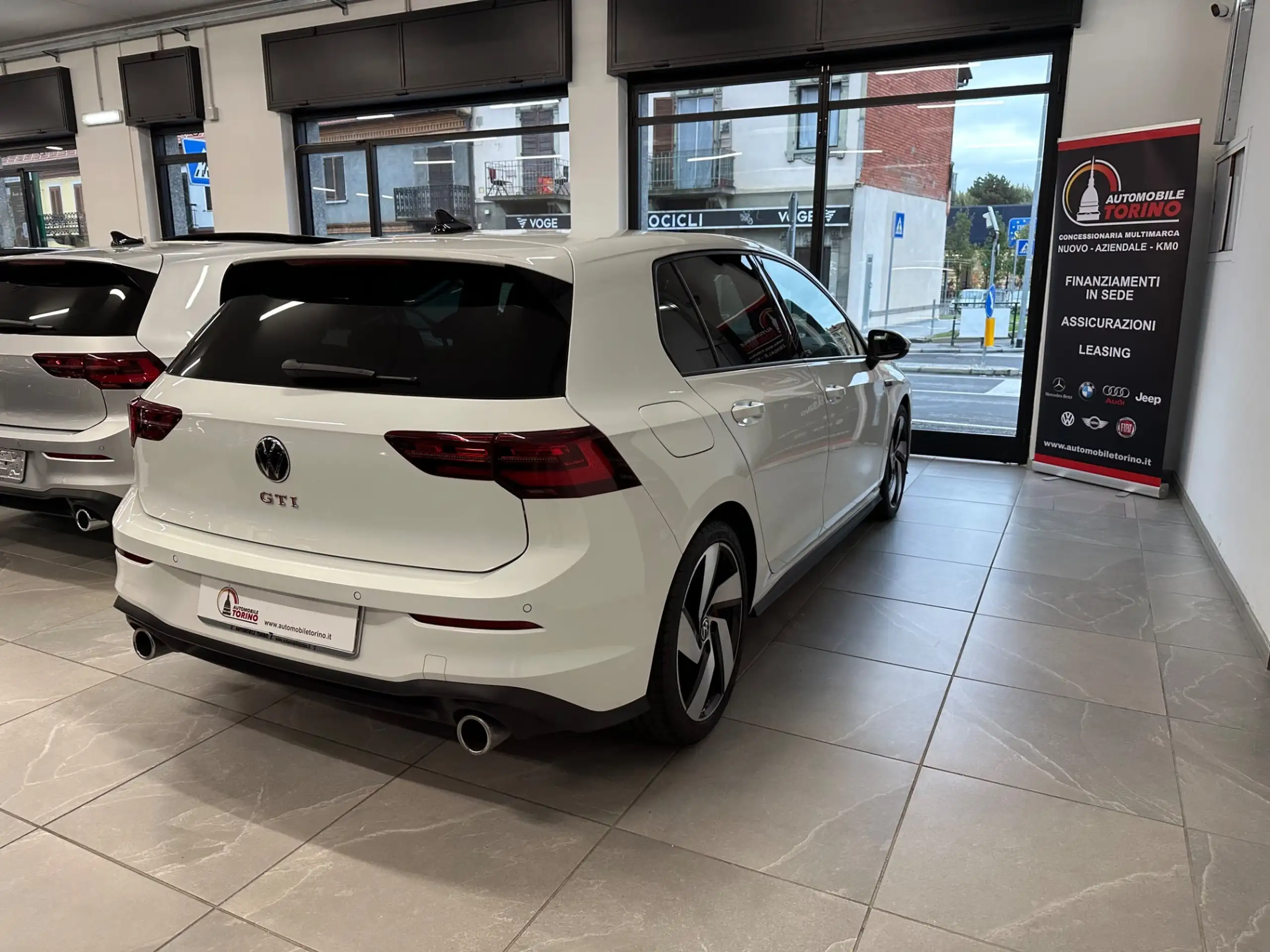 Volkswagen - Golf GTI