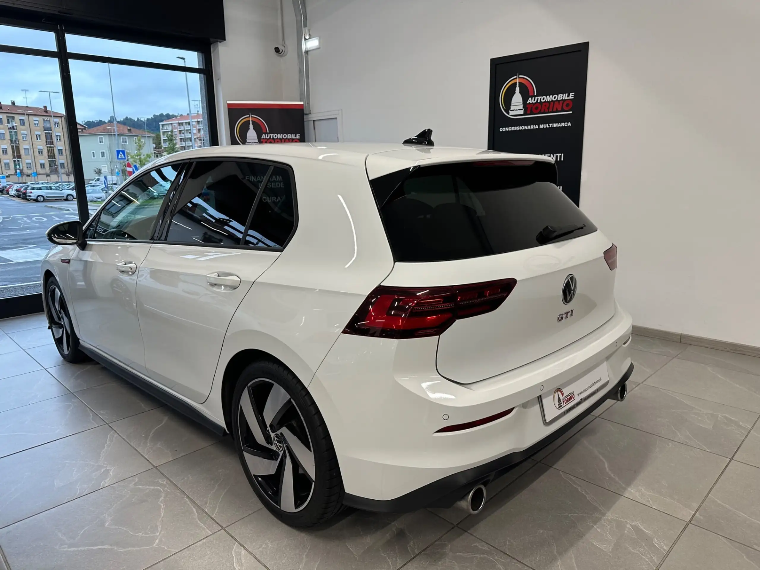 Volkswagen - Golf GTI