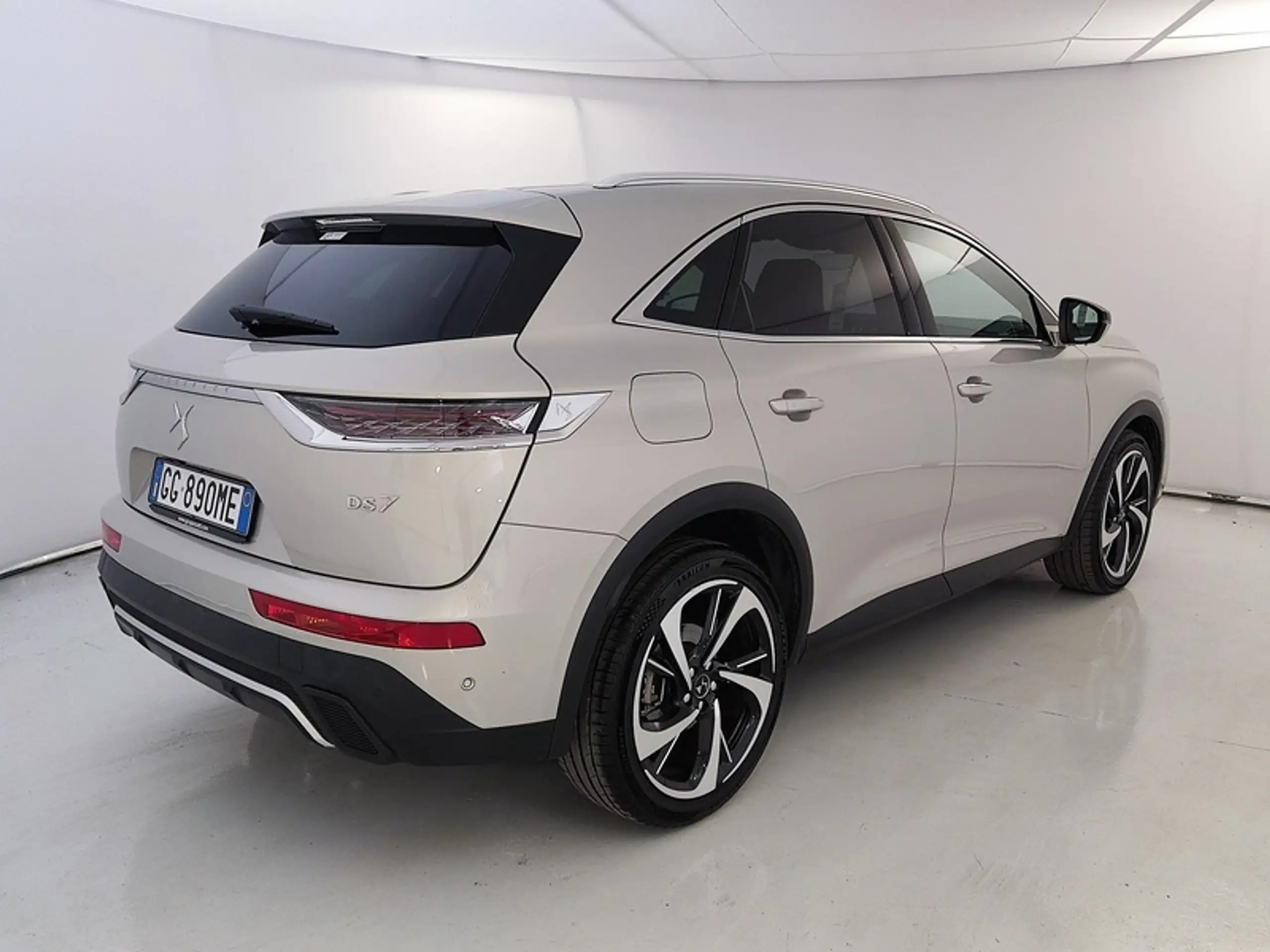 DS Automobiles - DS 7 Crossback