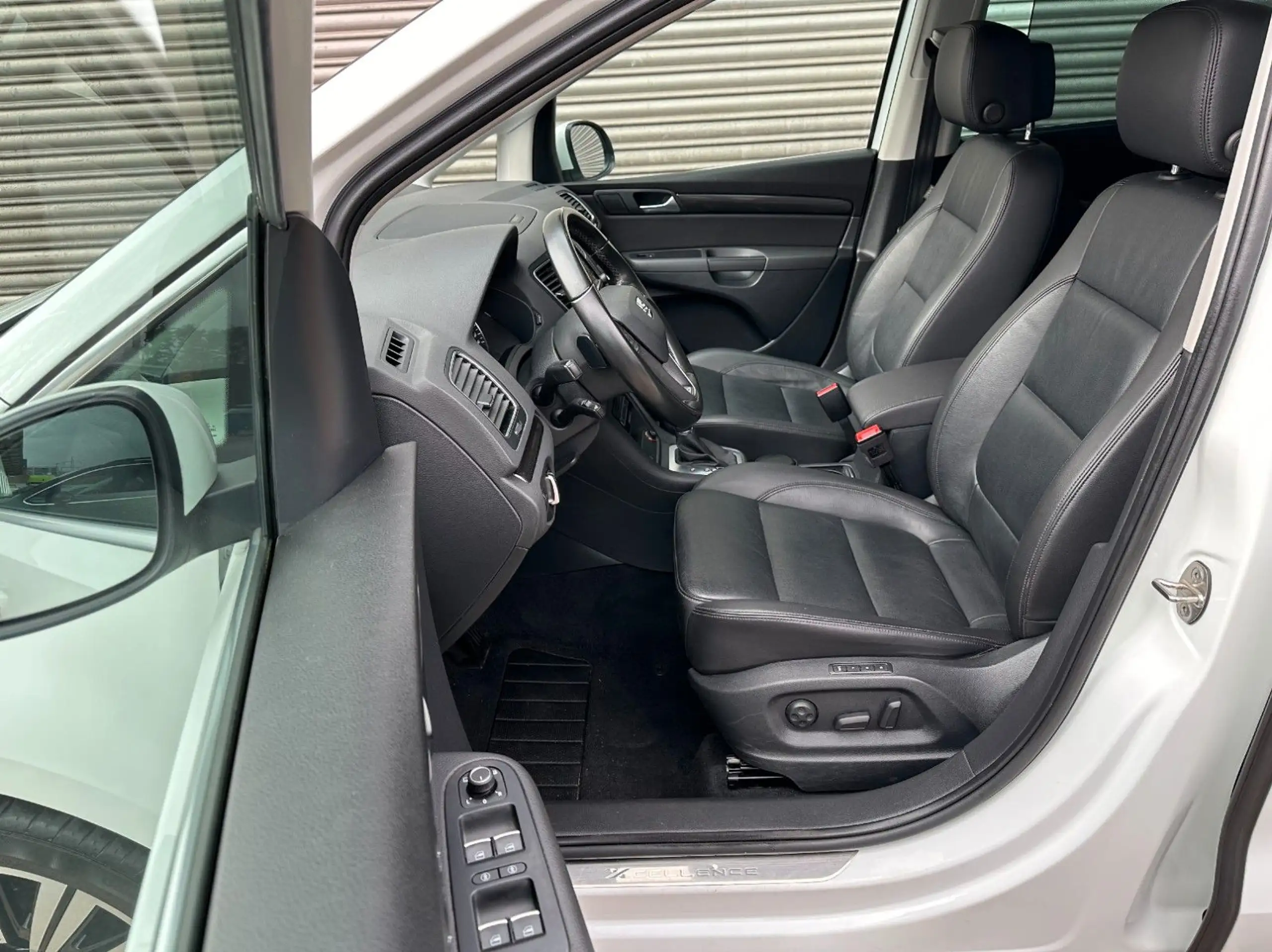 SEAT - Alhambra