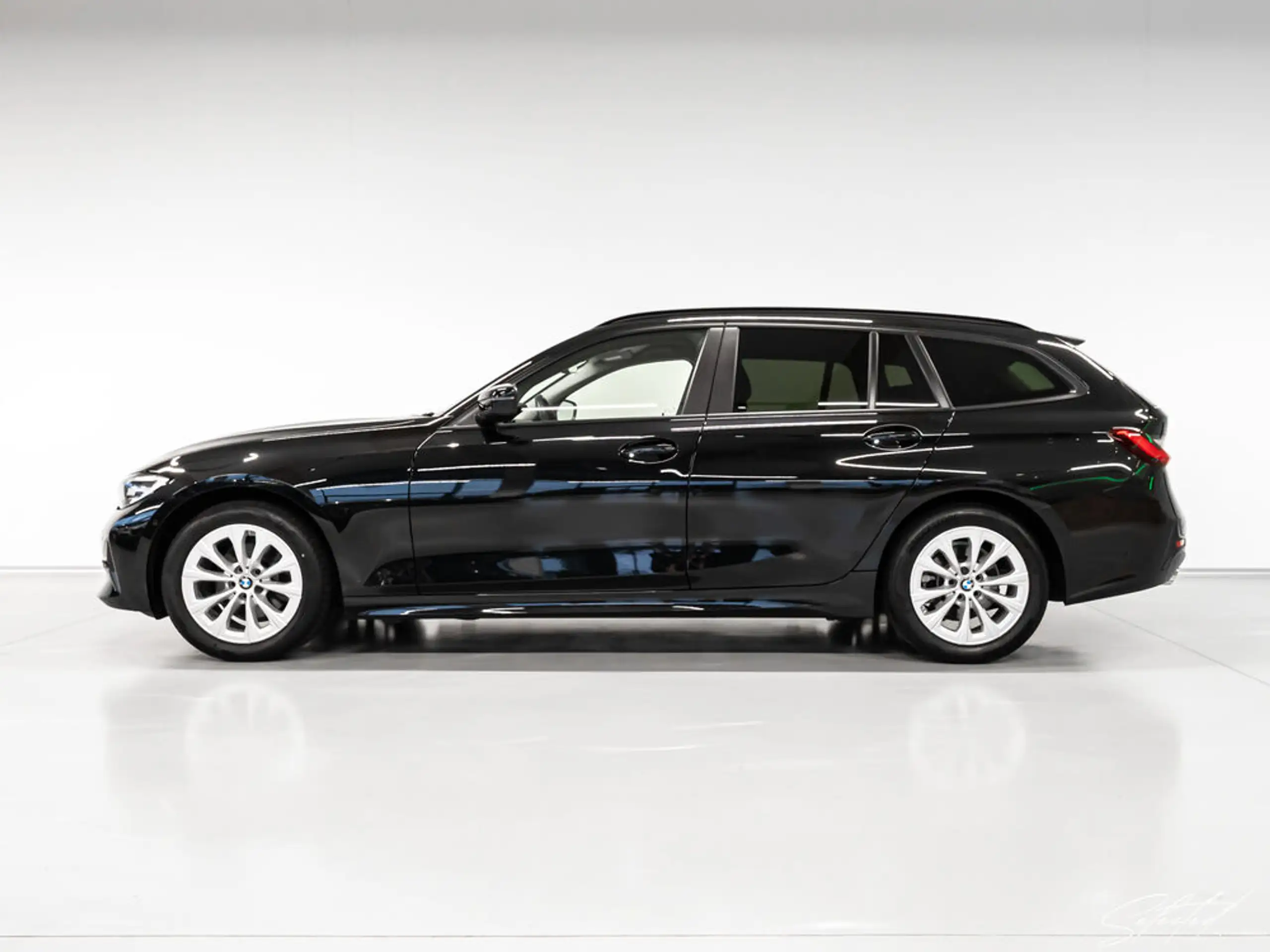 BMW - 320