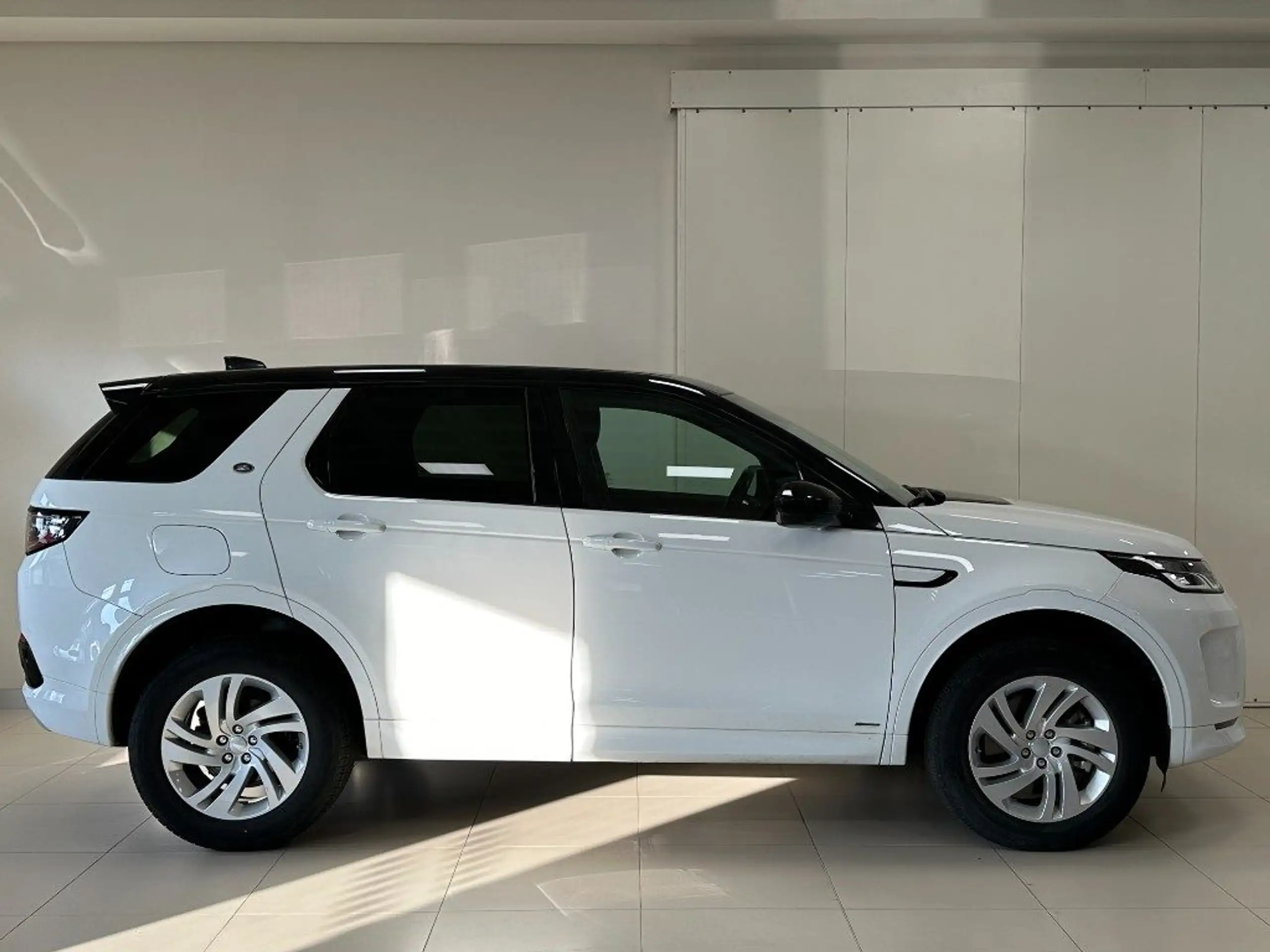 Land Rover - Discovery Sport