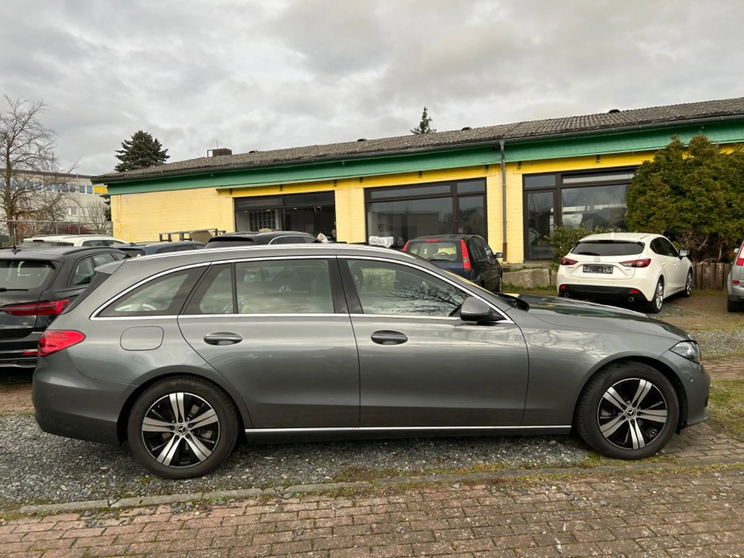 Mercedes-Benz - C 220