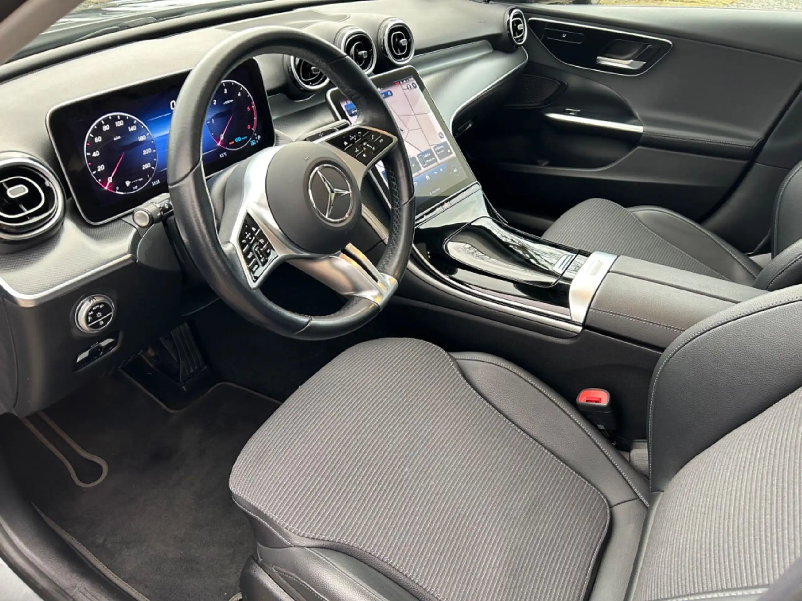 Mercedes-Benz - C 220