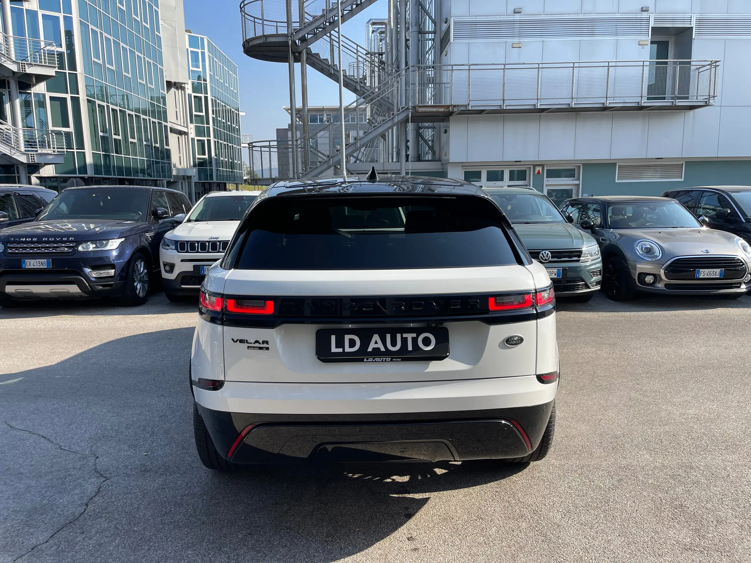 Land Rover - Range Rover Velar