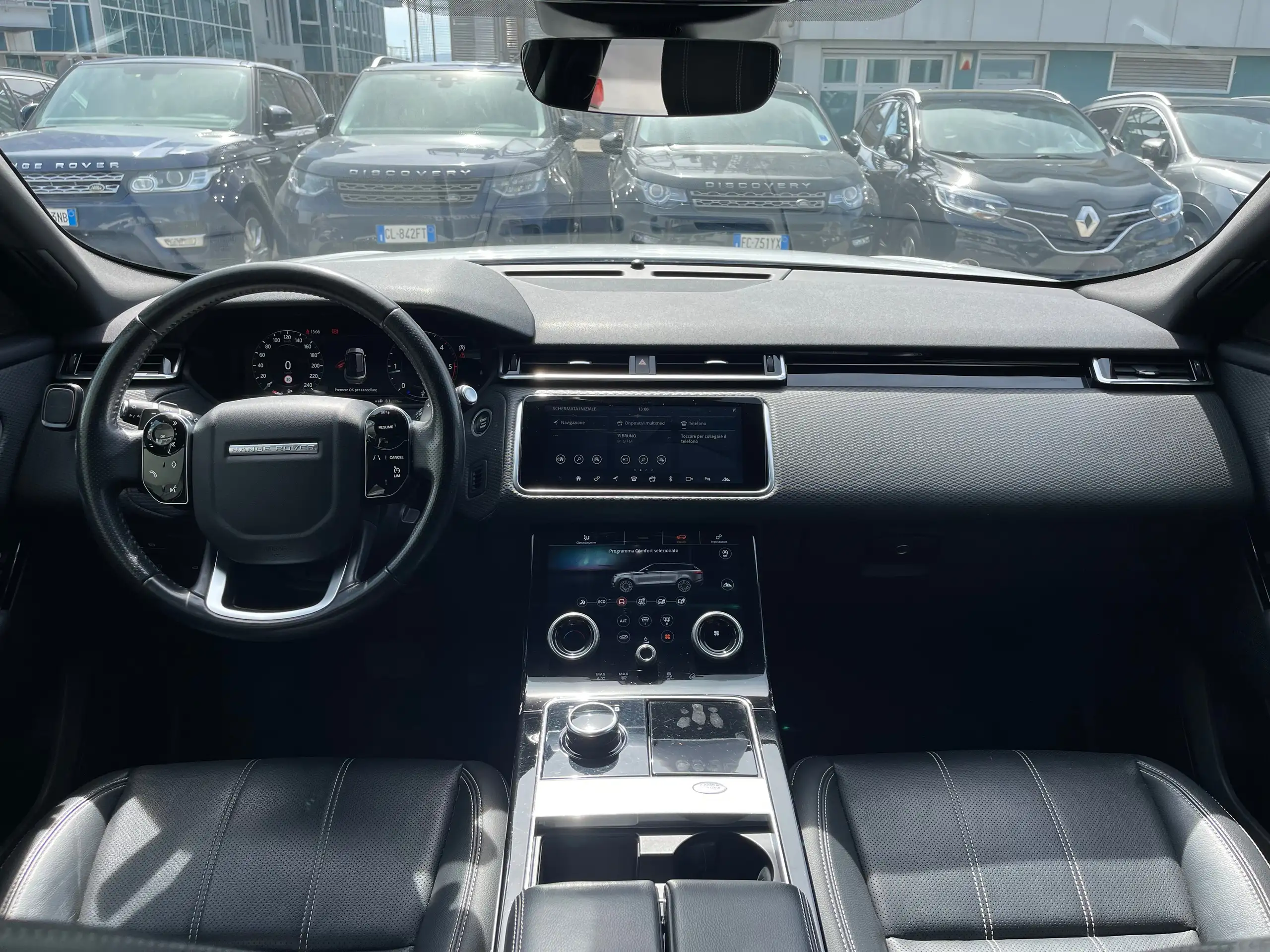 Land Rover - Range Rover Velar