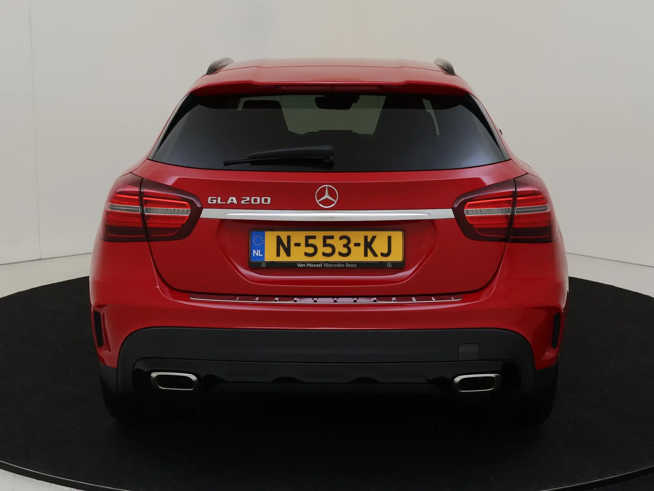 Mercedes-Benz - GLA 200