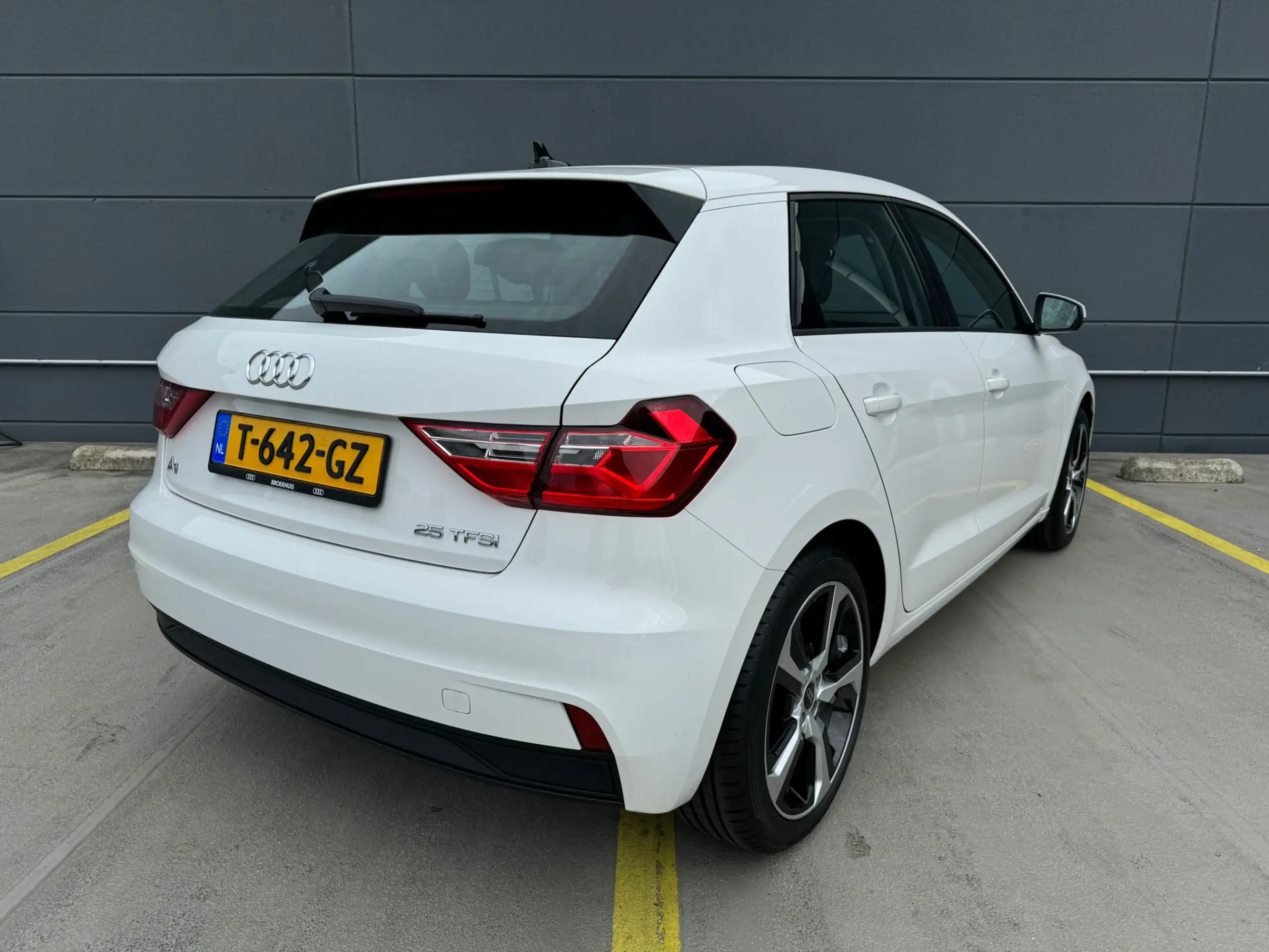 Audi - A1