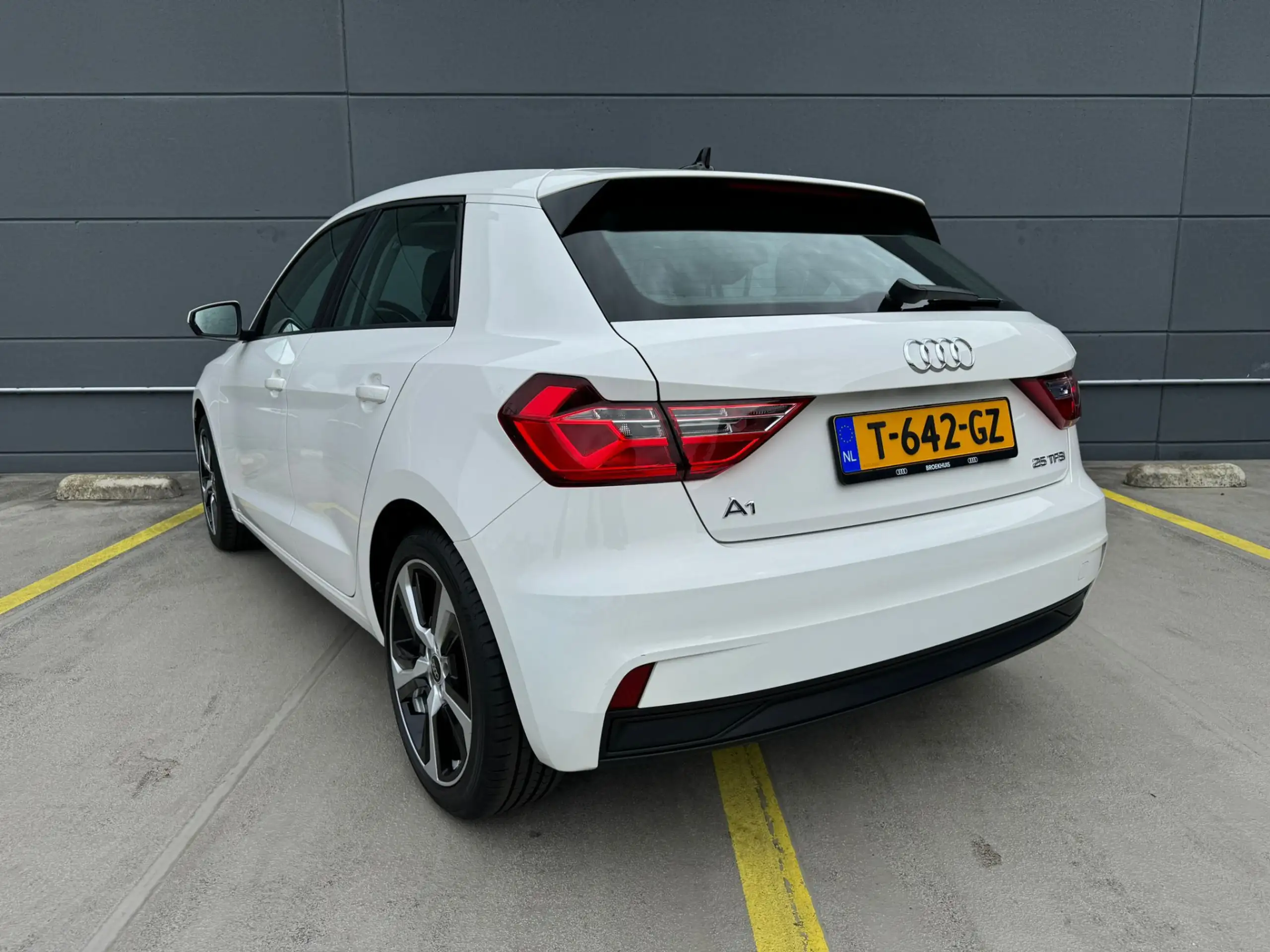 Audi - A1