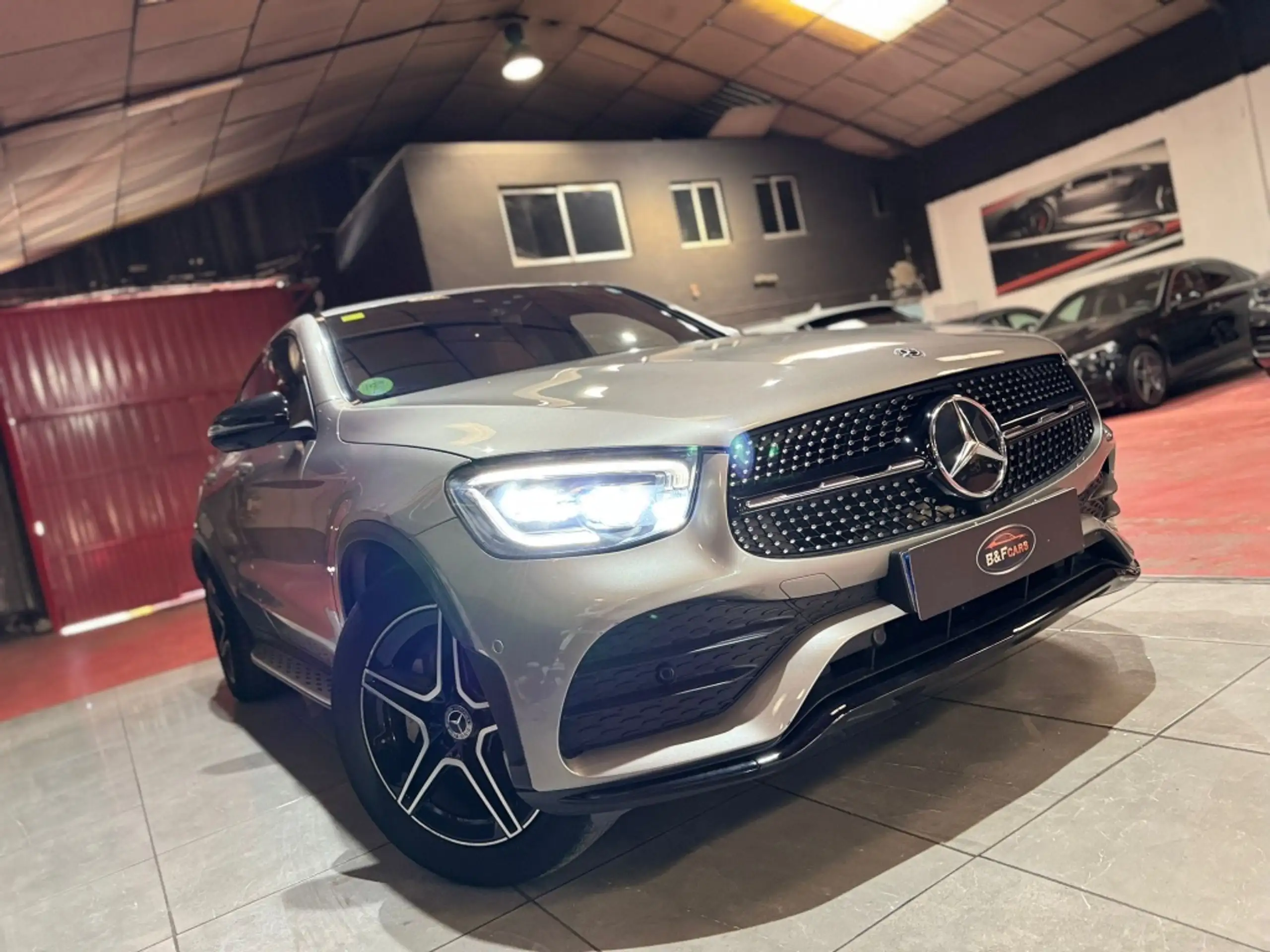 Mercedes-Benz - GLC 200