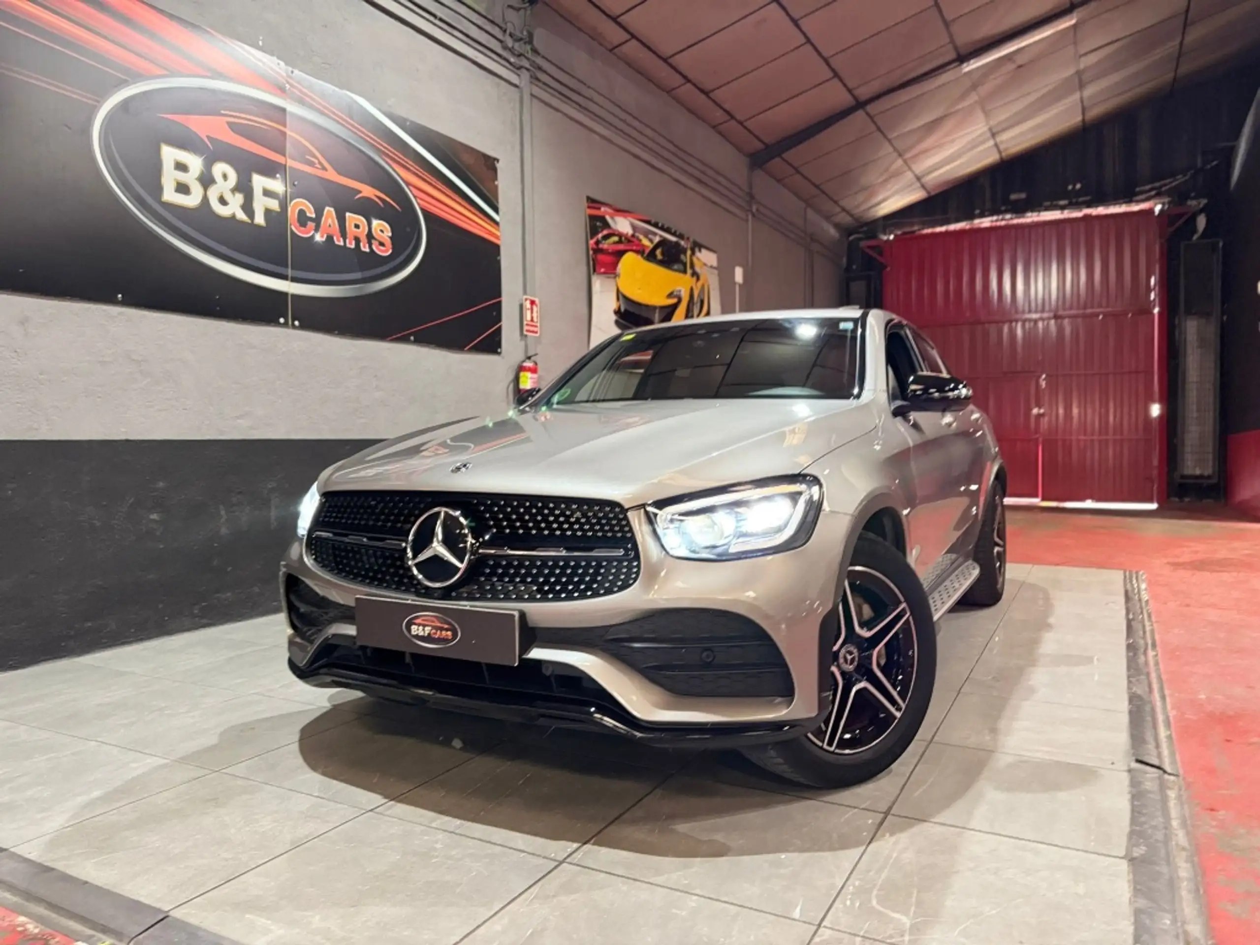 Mercedes-Benz - GLC 200