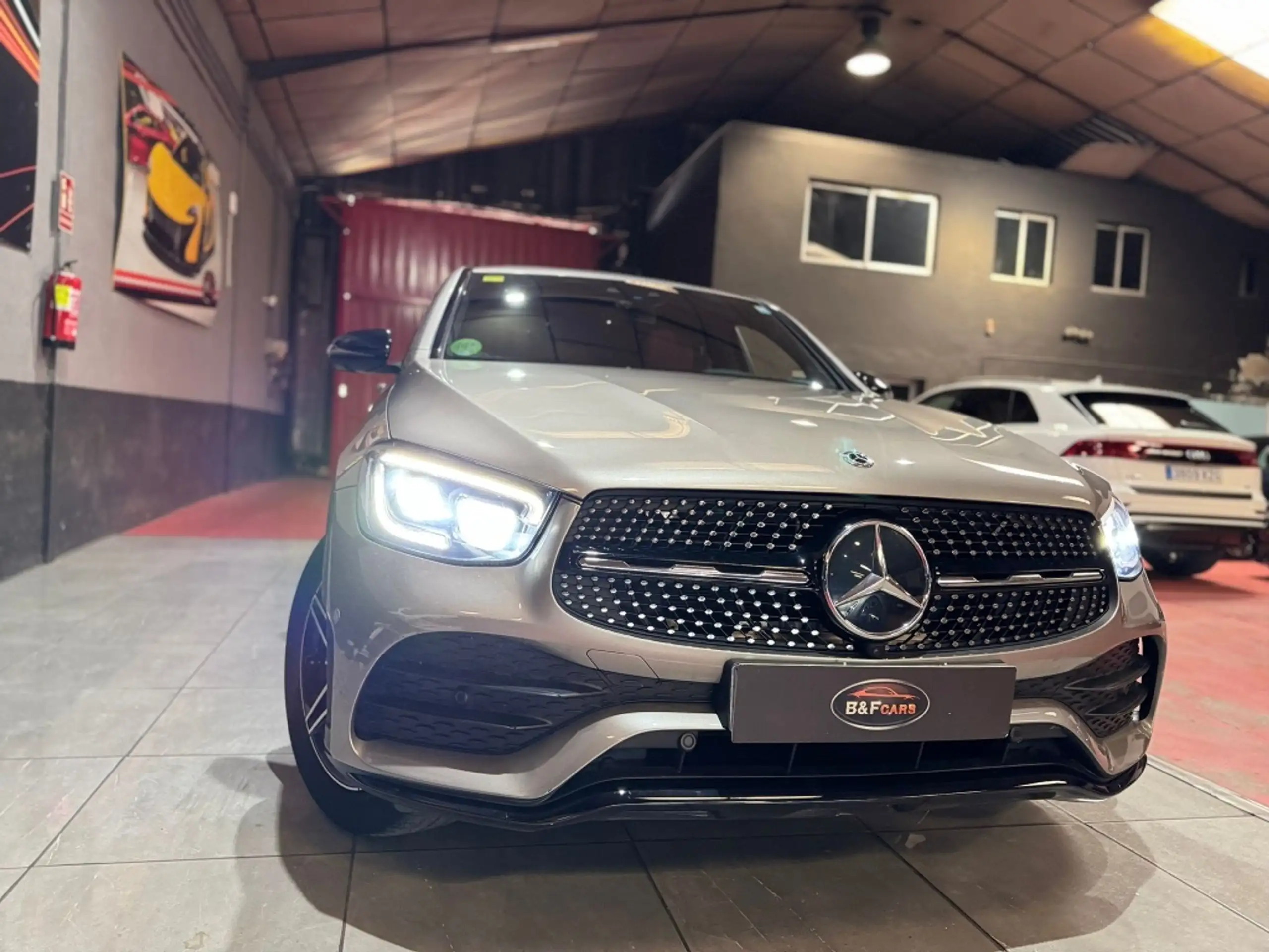 Mercedes-Benz - GLC 200