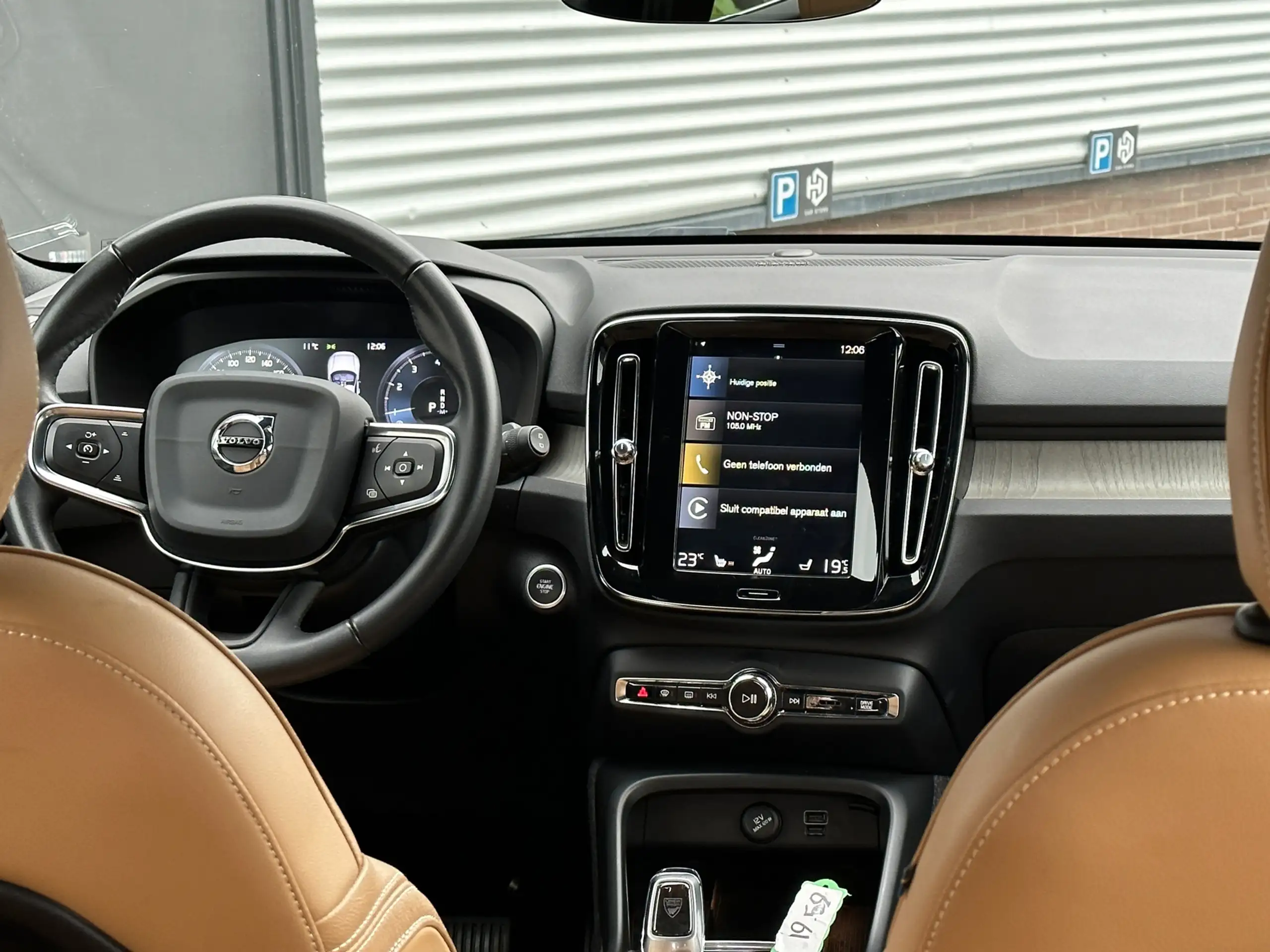 Volvo - XC40