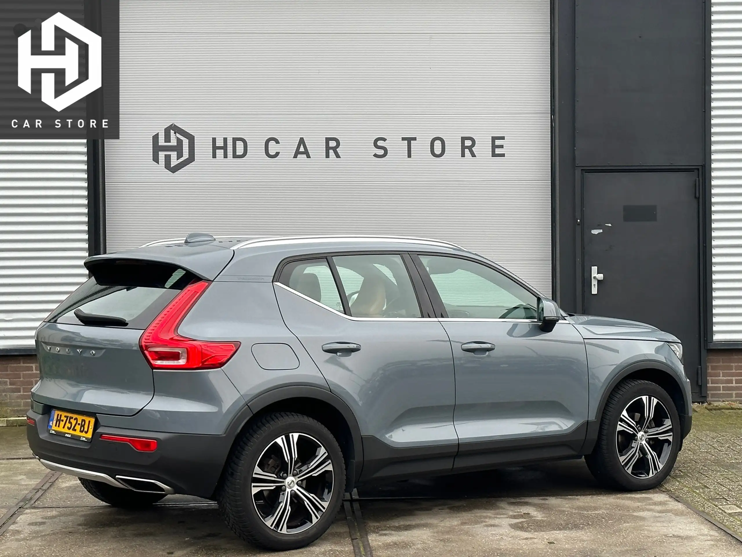 Volvo - XC40