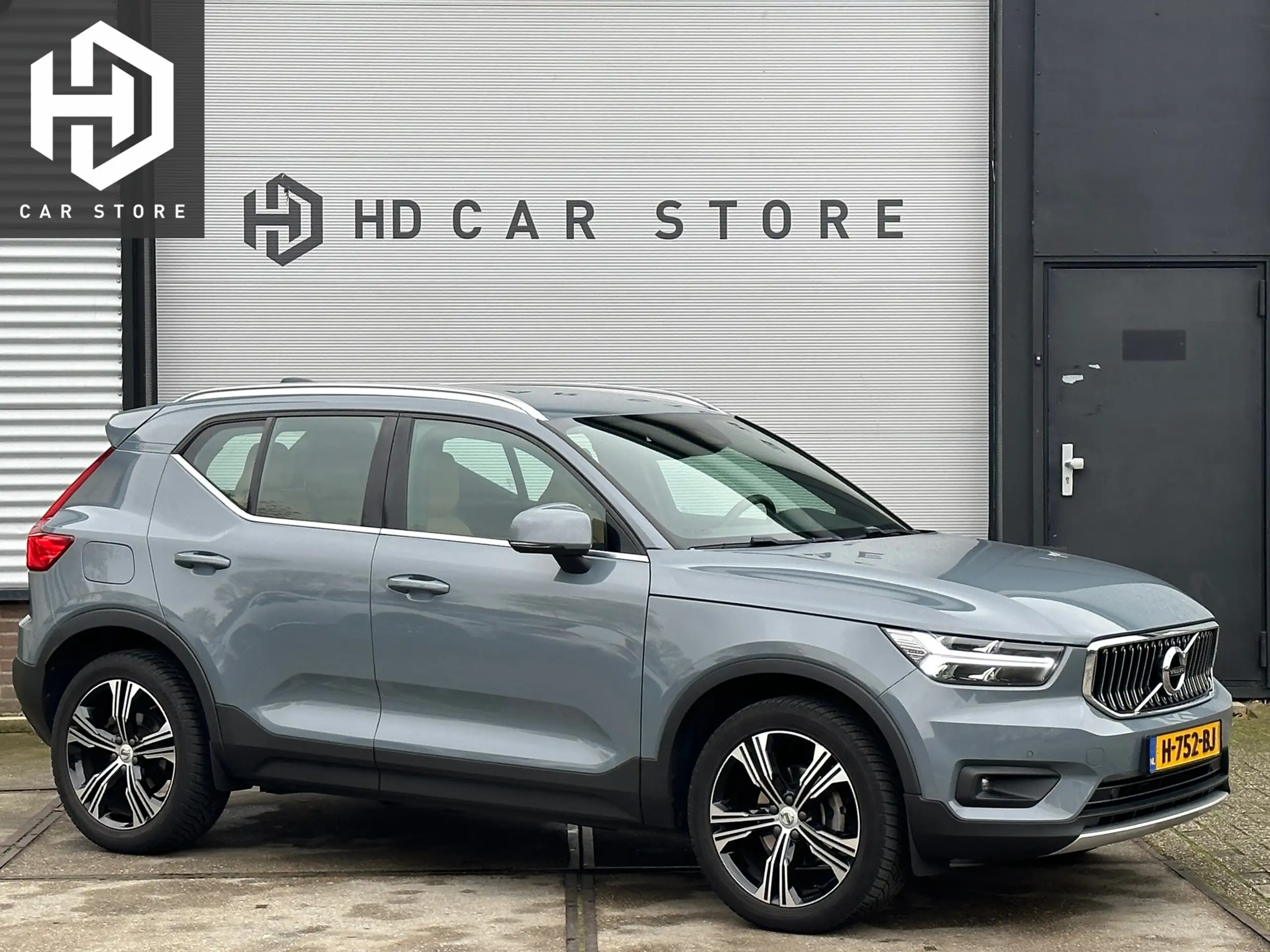 Volvo - XC40