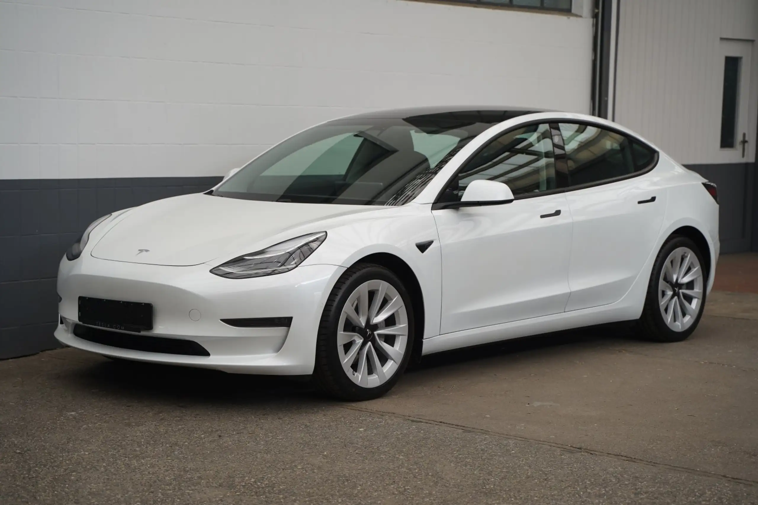 Tesla - Model 3