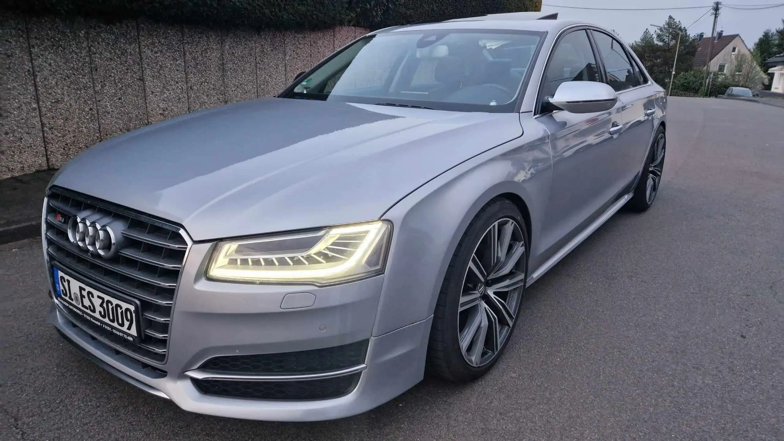 Audi - S8