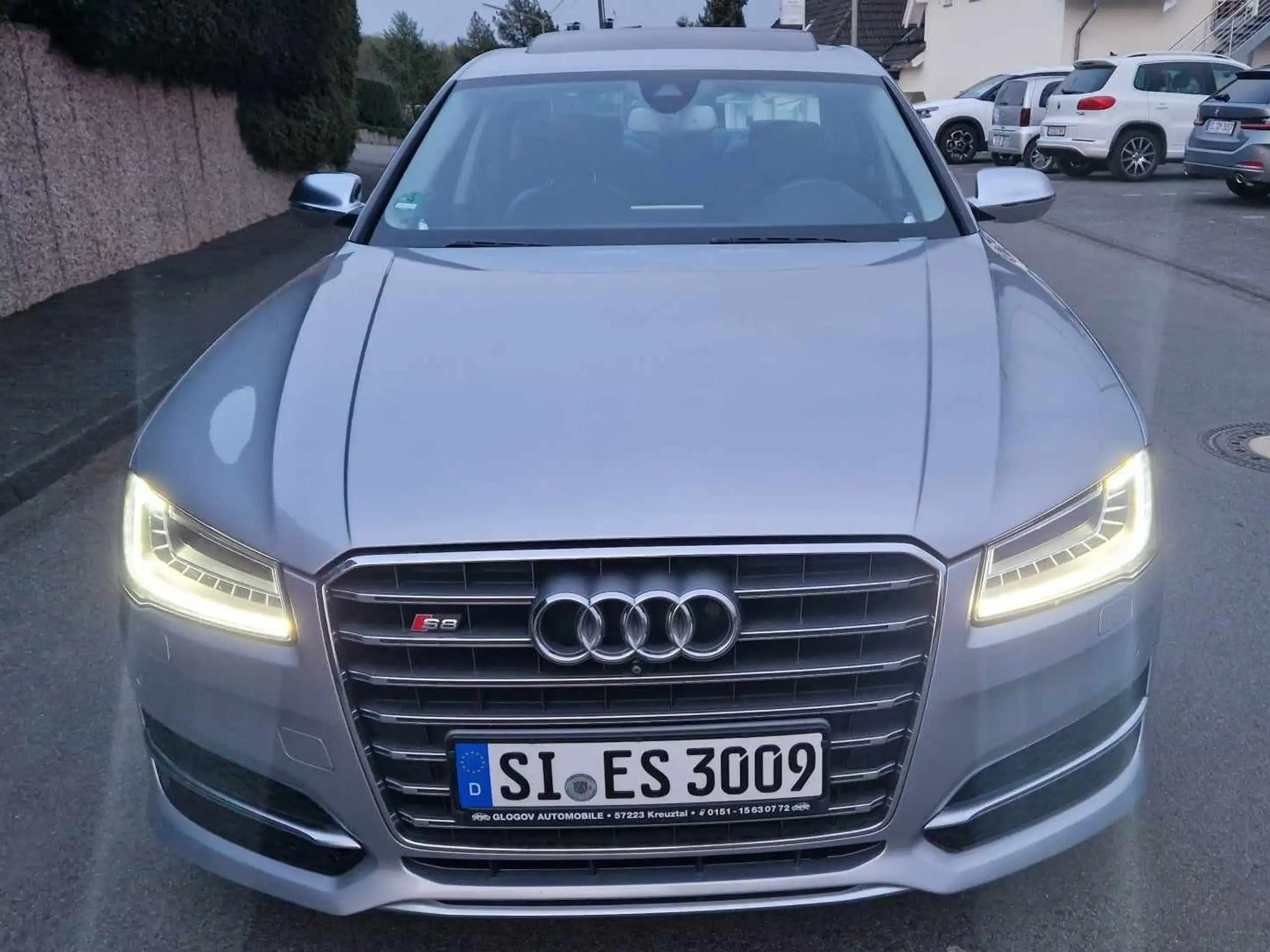 Audi - S8