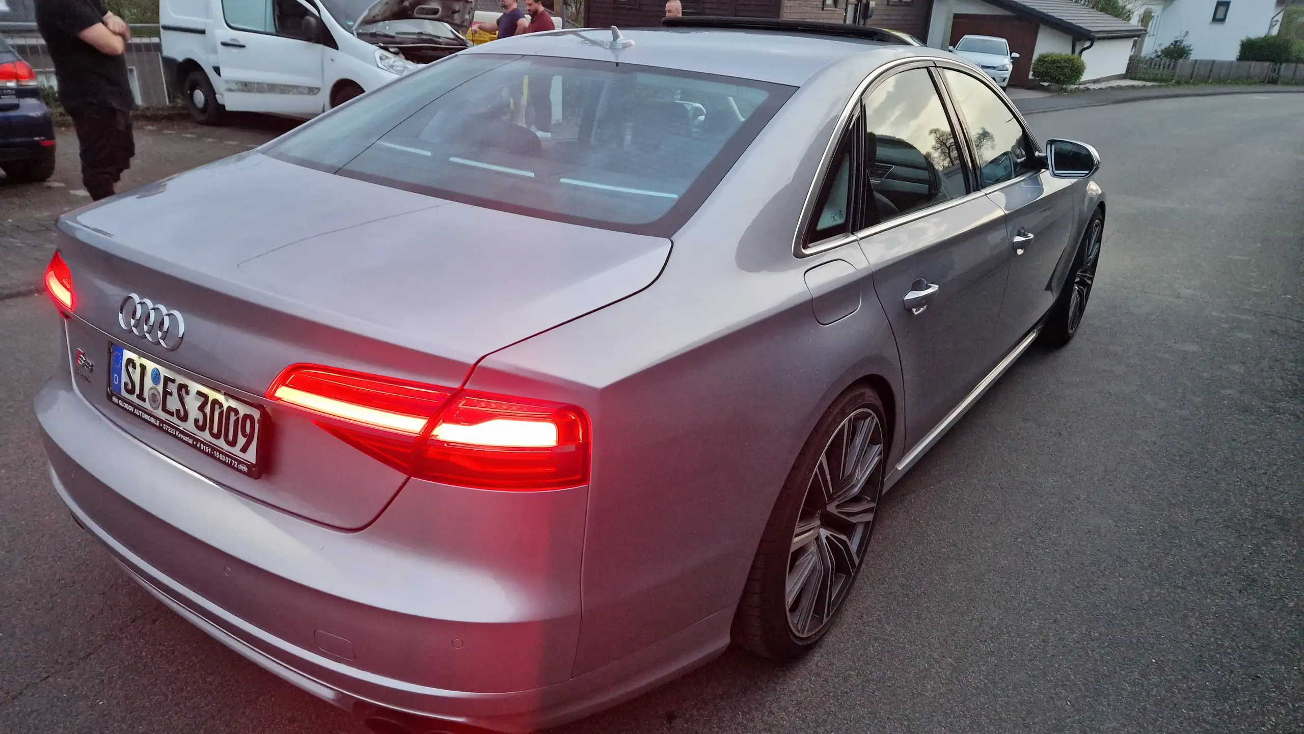 Audi - S8