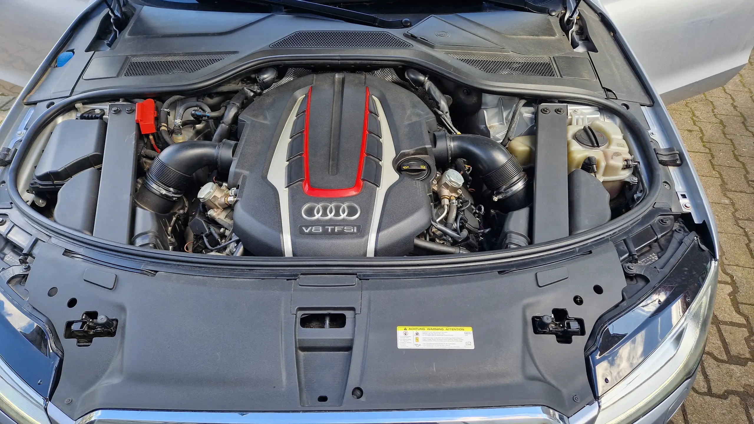 Audi - S8