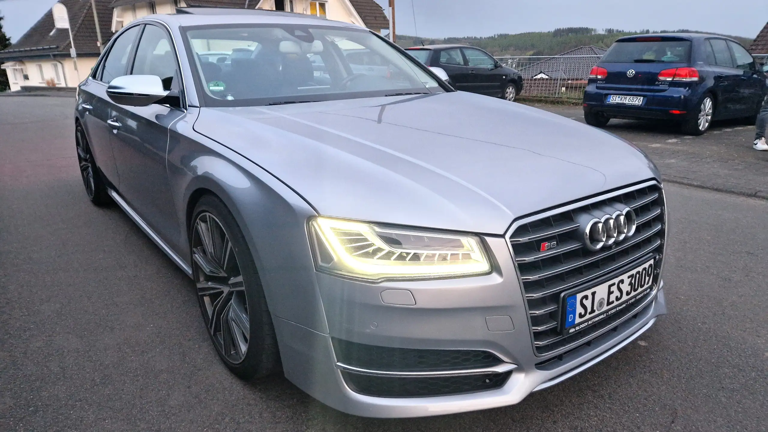 Audi - S8