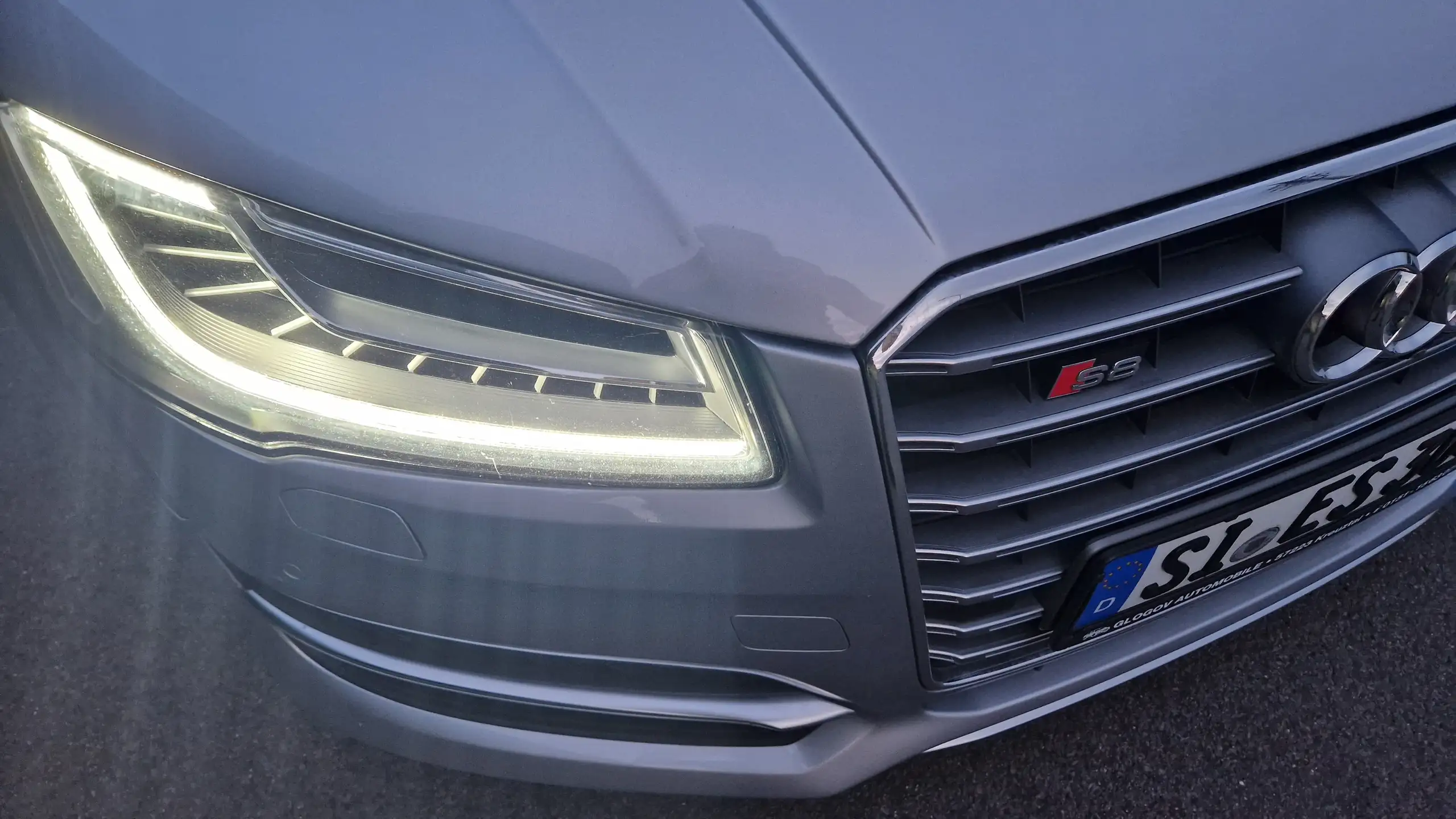 Audi - S8