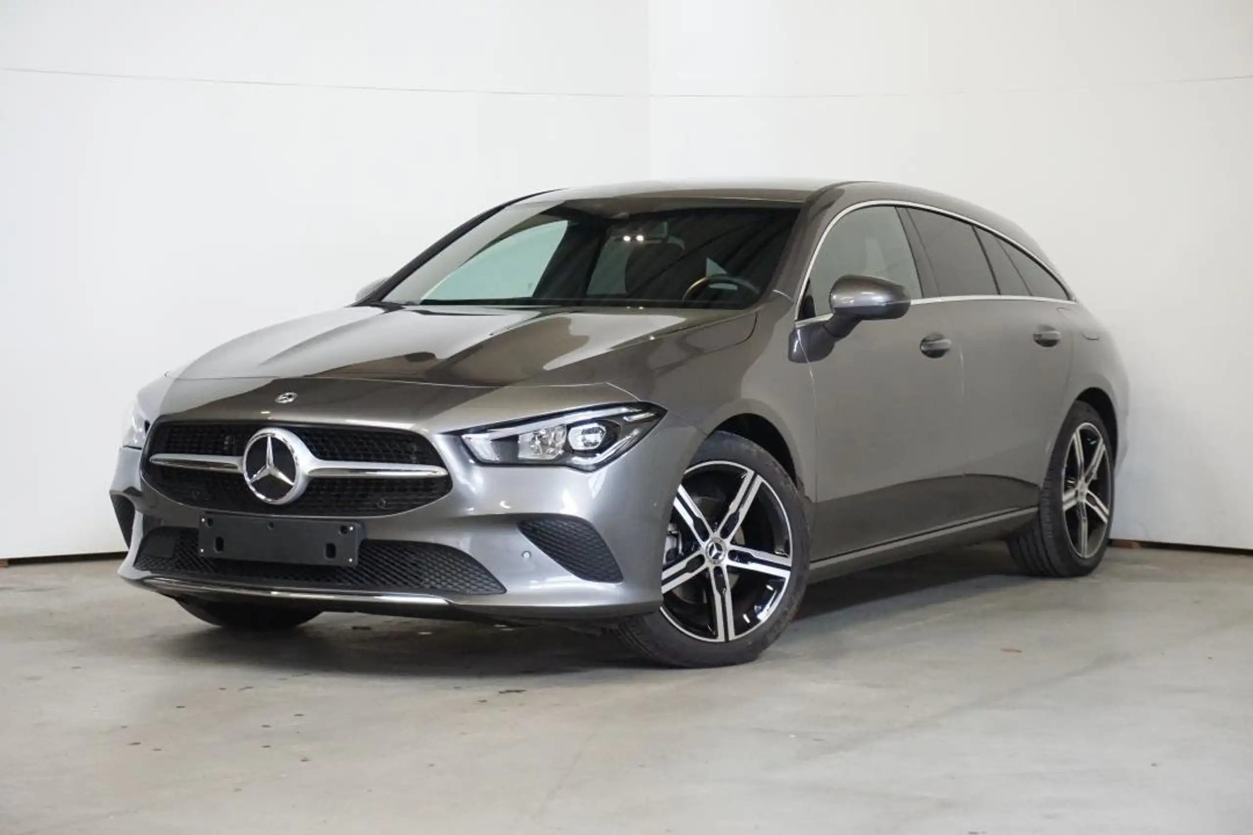 Mercedes-Benz - CLA 180