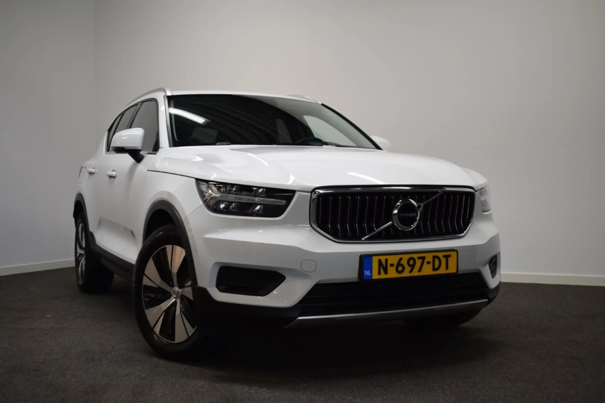 Volvo - XC40