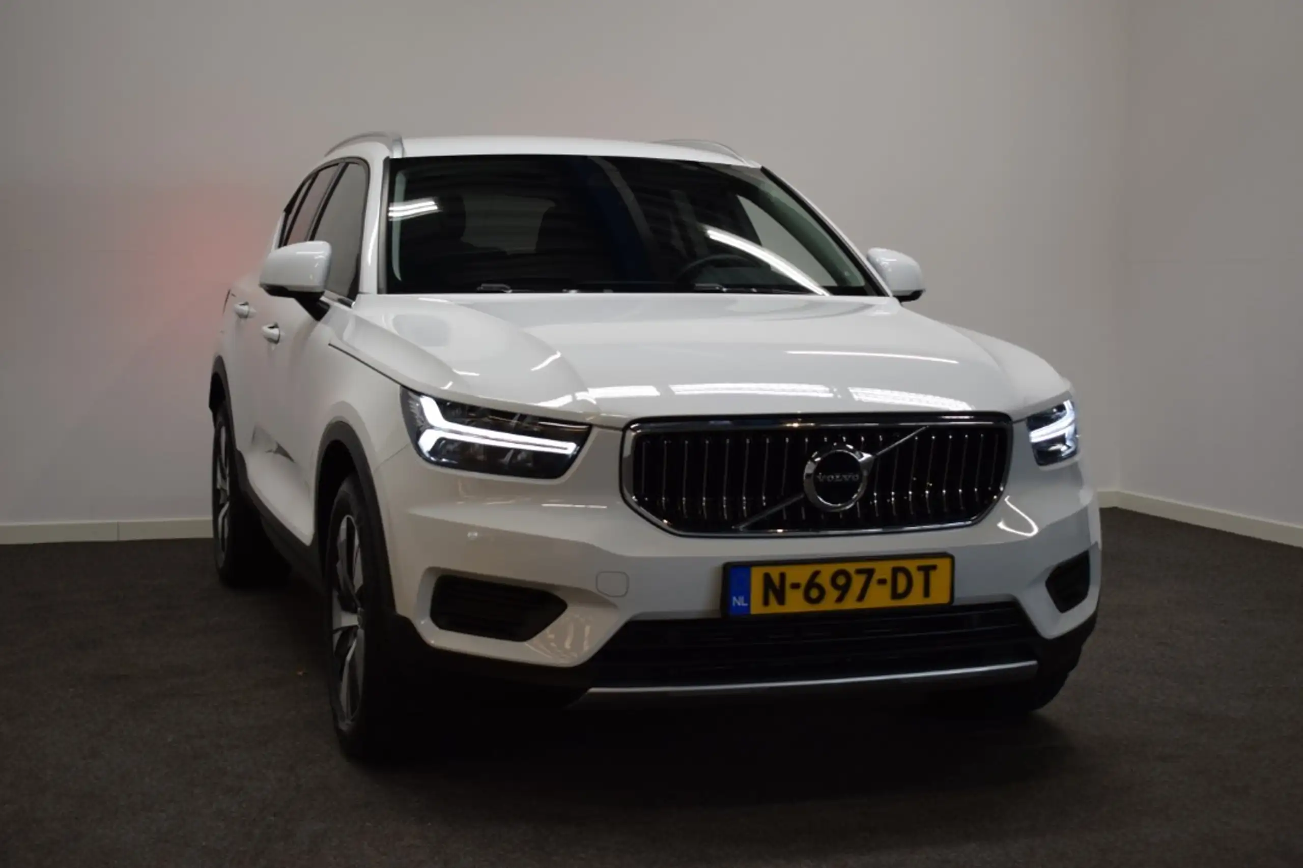 Volvo - XC40