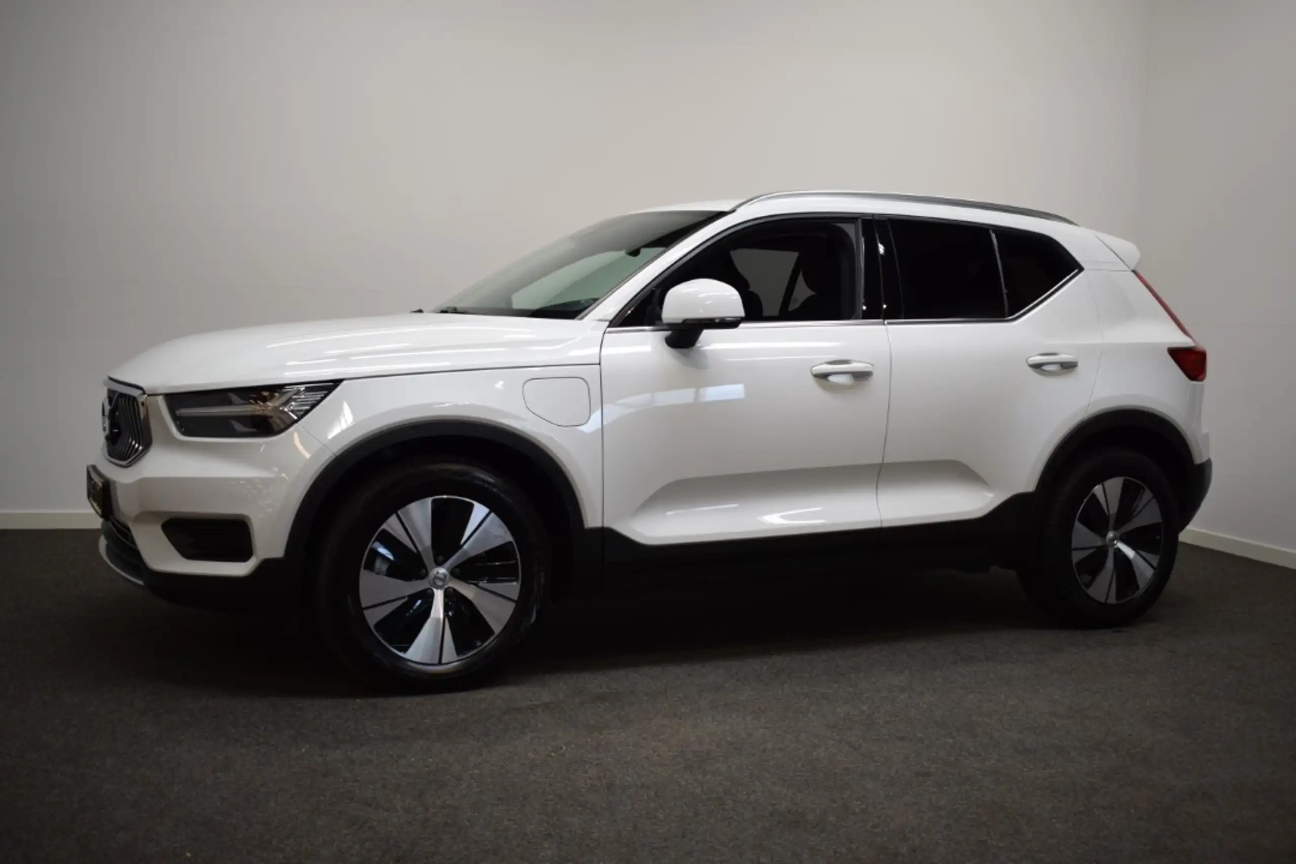 Volvo - XC40