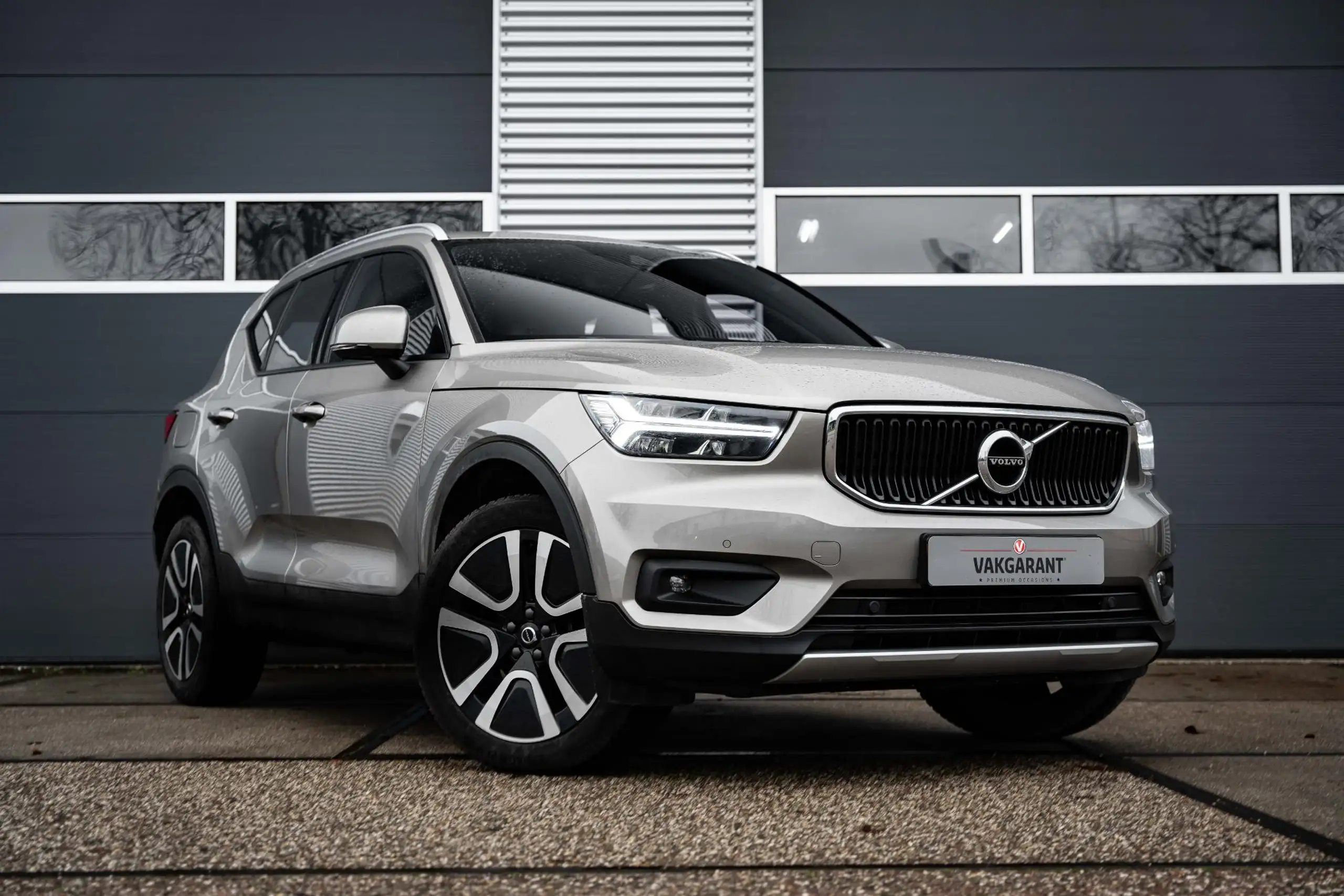 Volvo - XC40