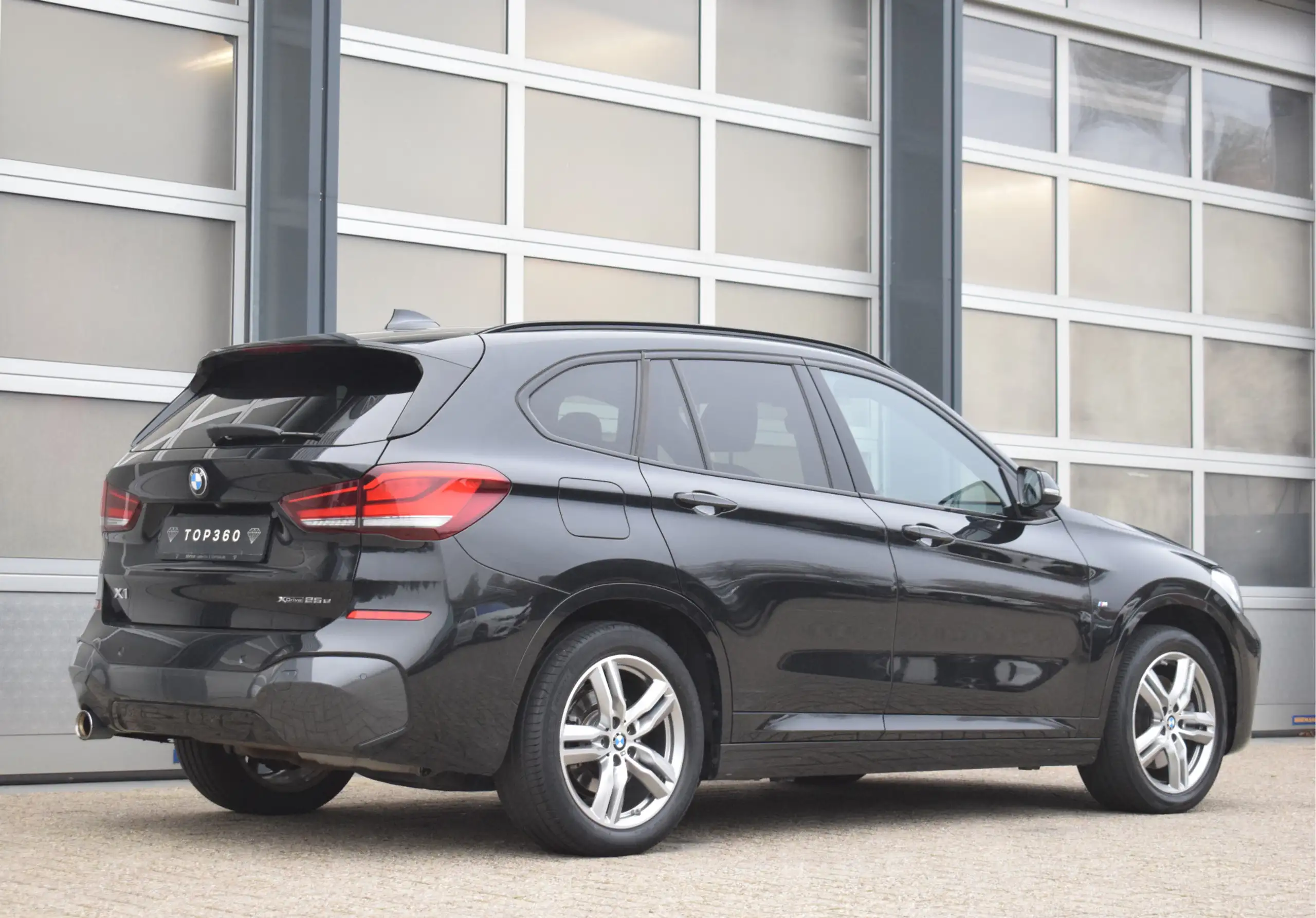 BMW - X1