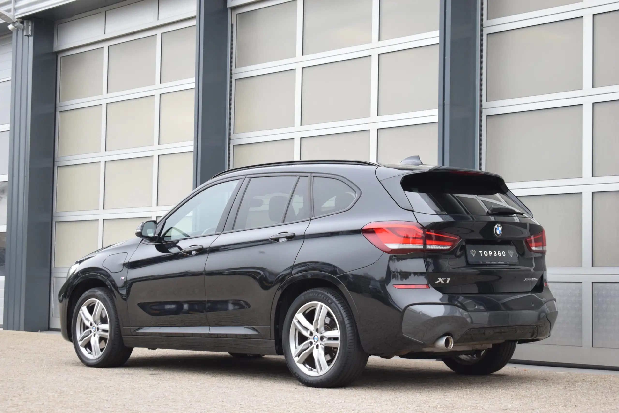 BMW - X1