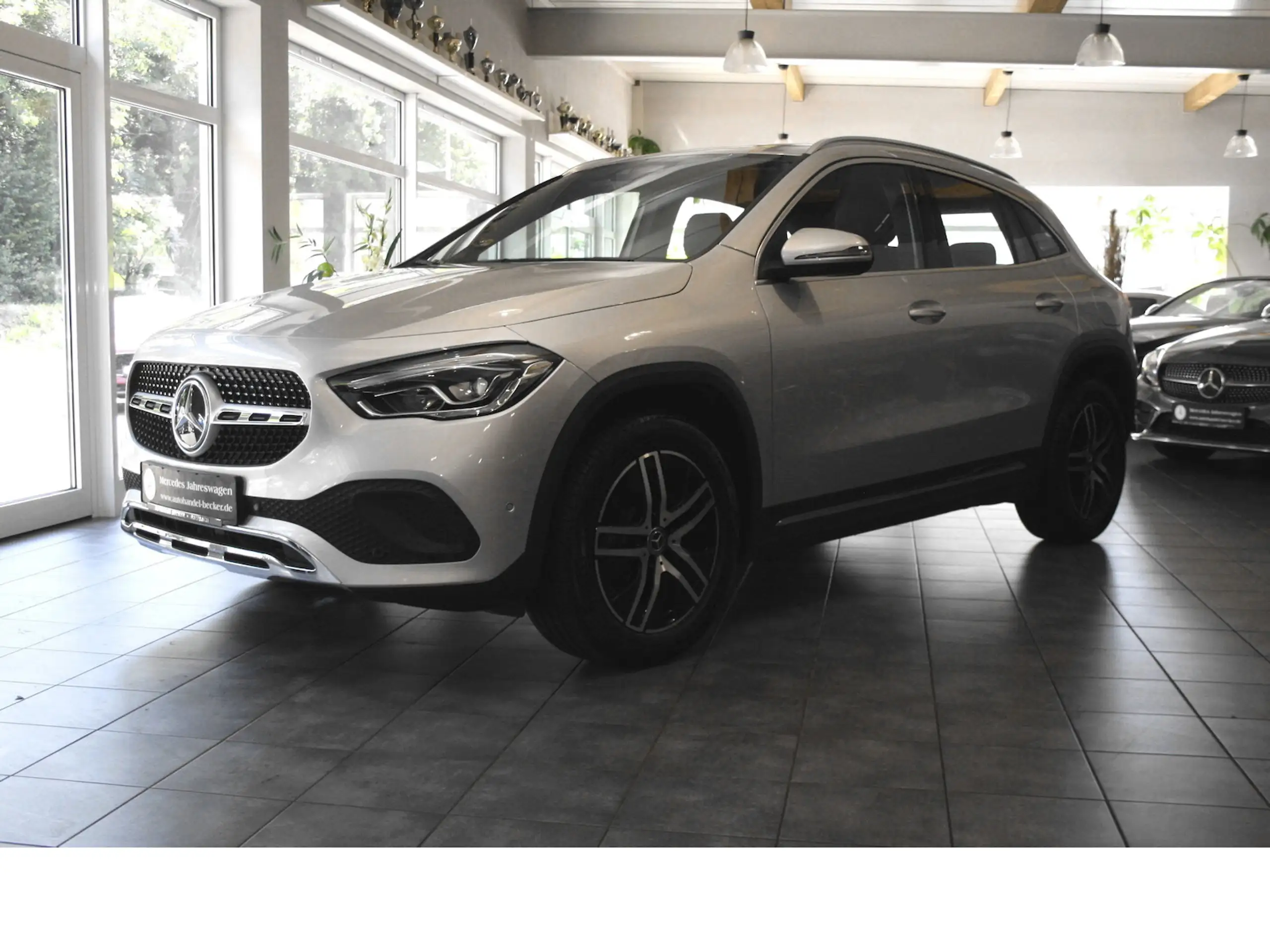 Mercedes-Benz - GLA 200