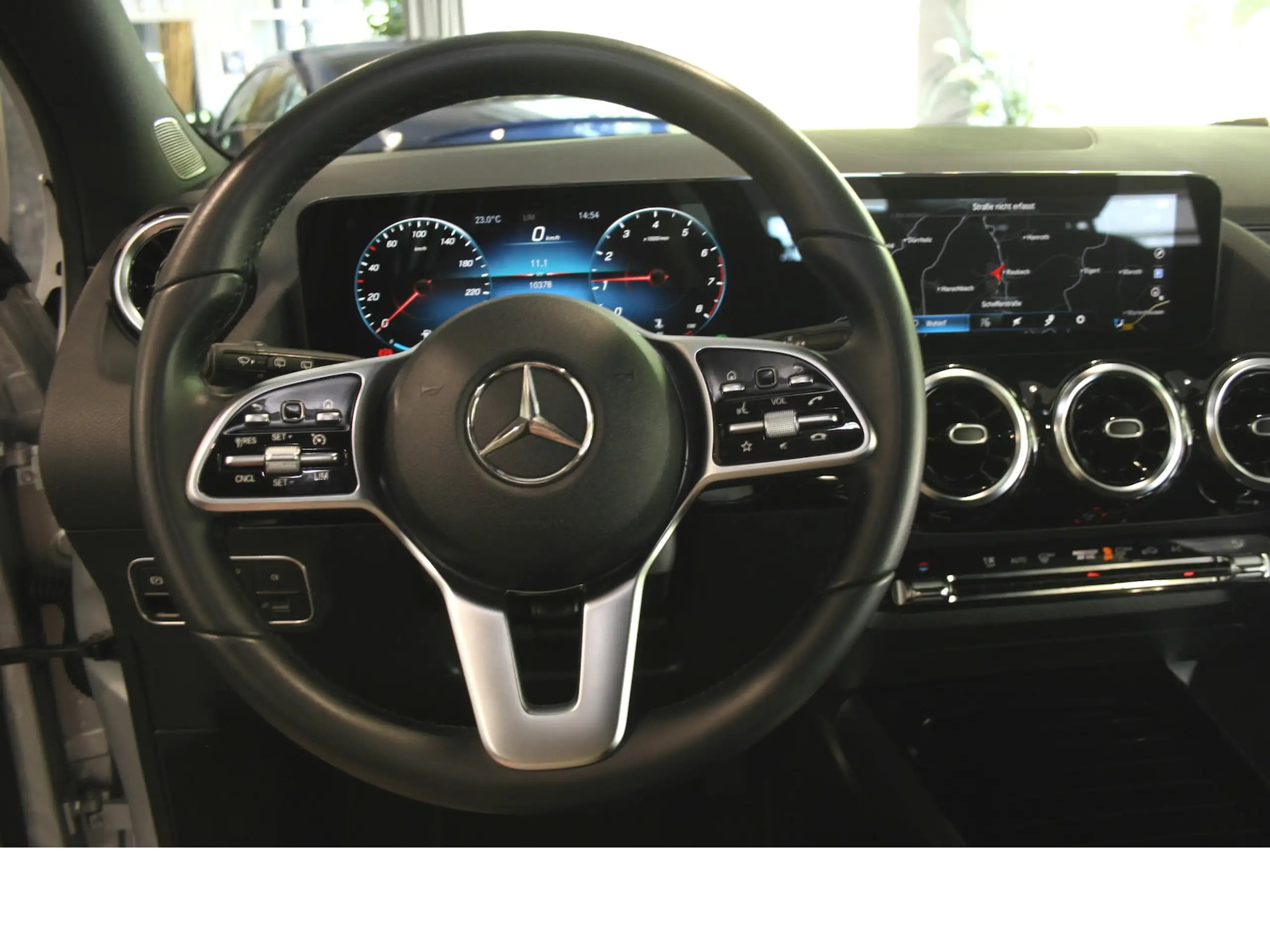 Mercedes-Benz - GLA 200