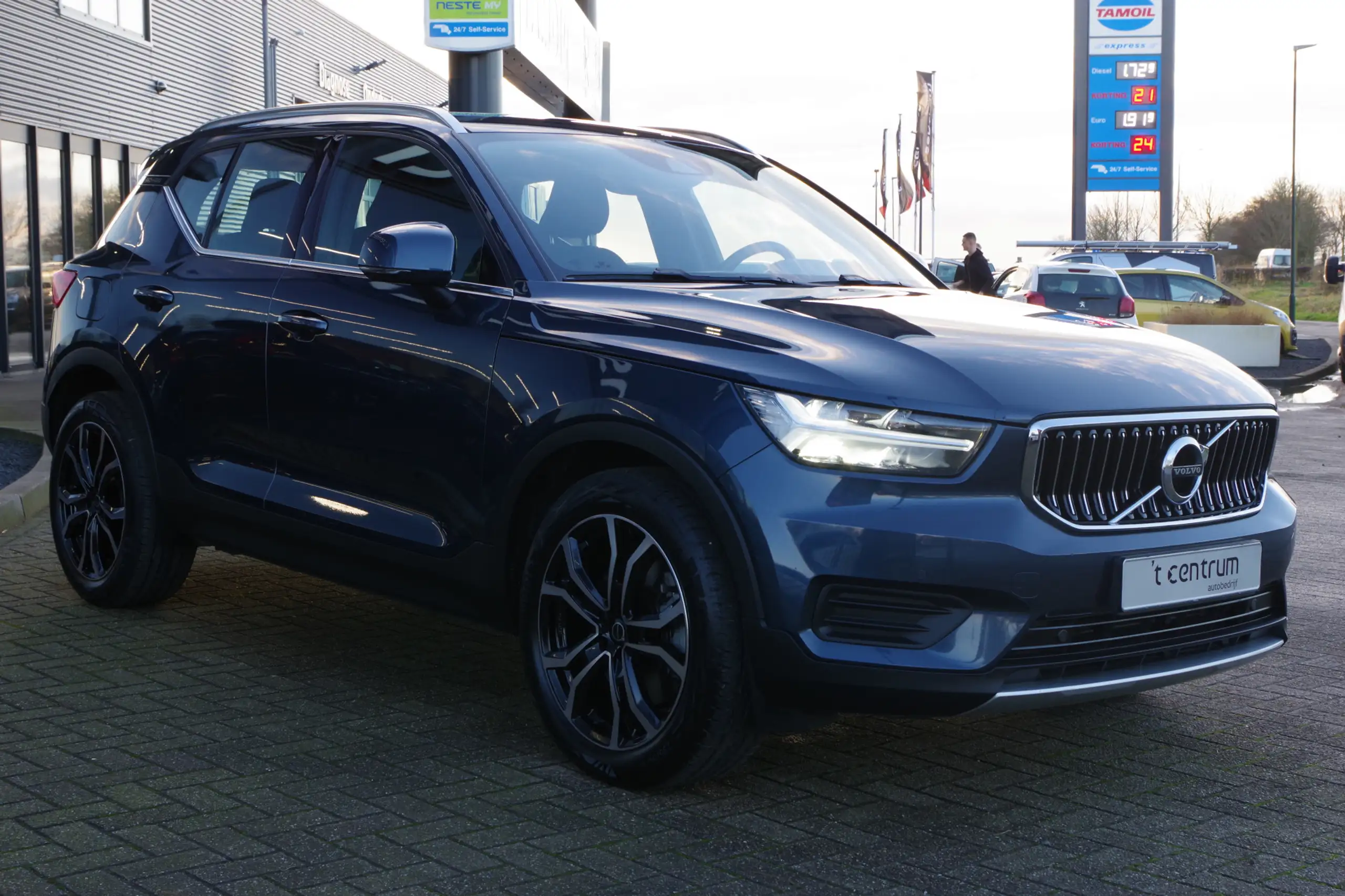 Volvo - XC40