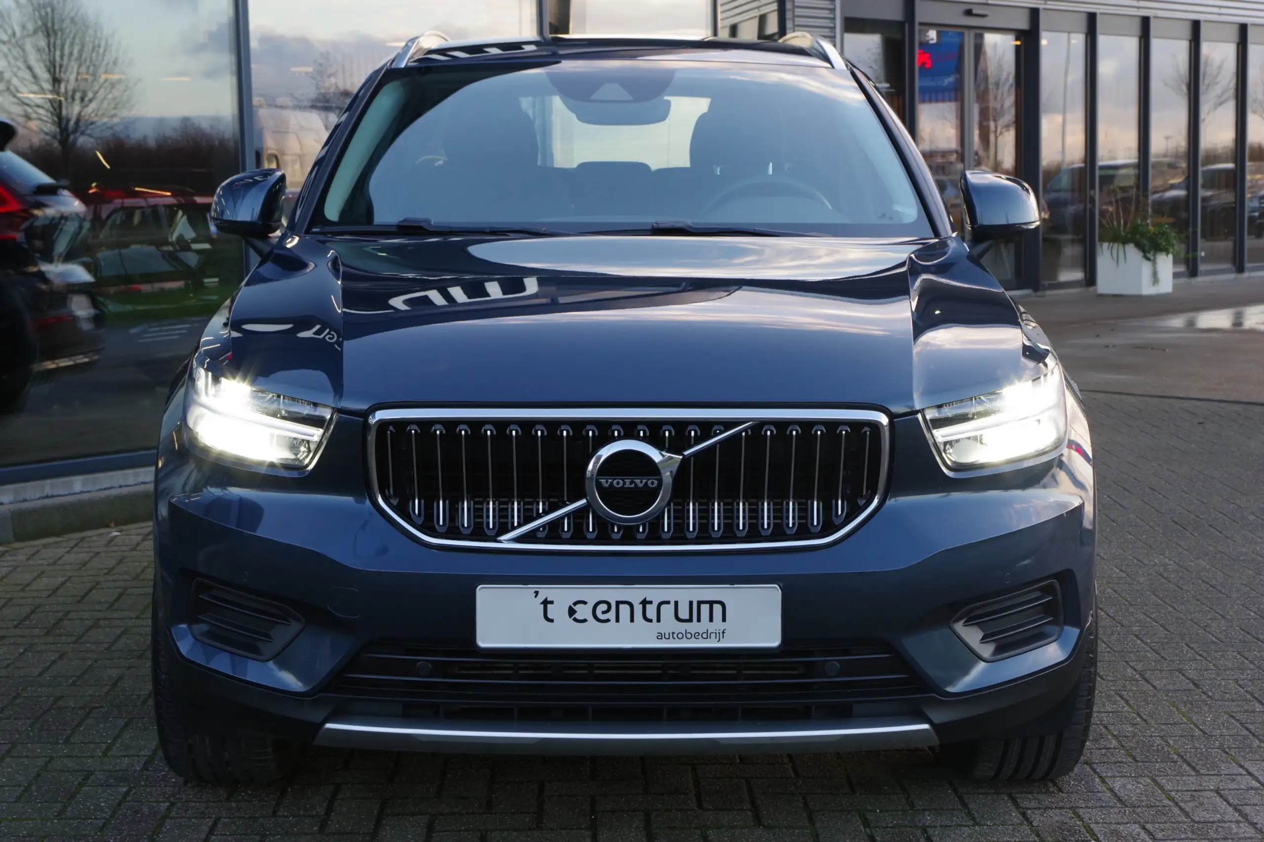 Volvo - XC40