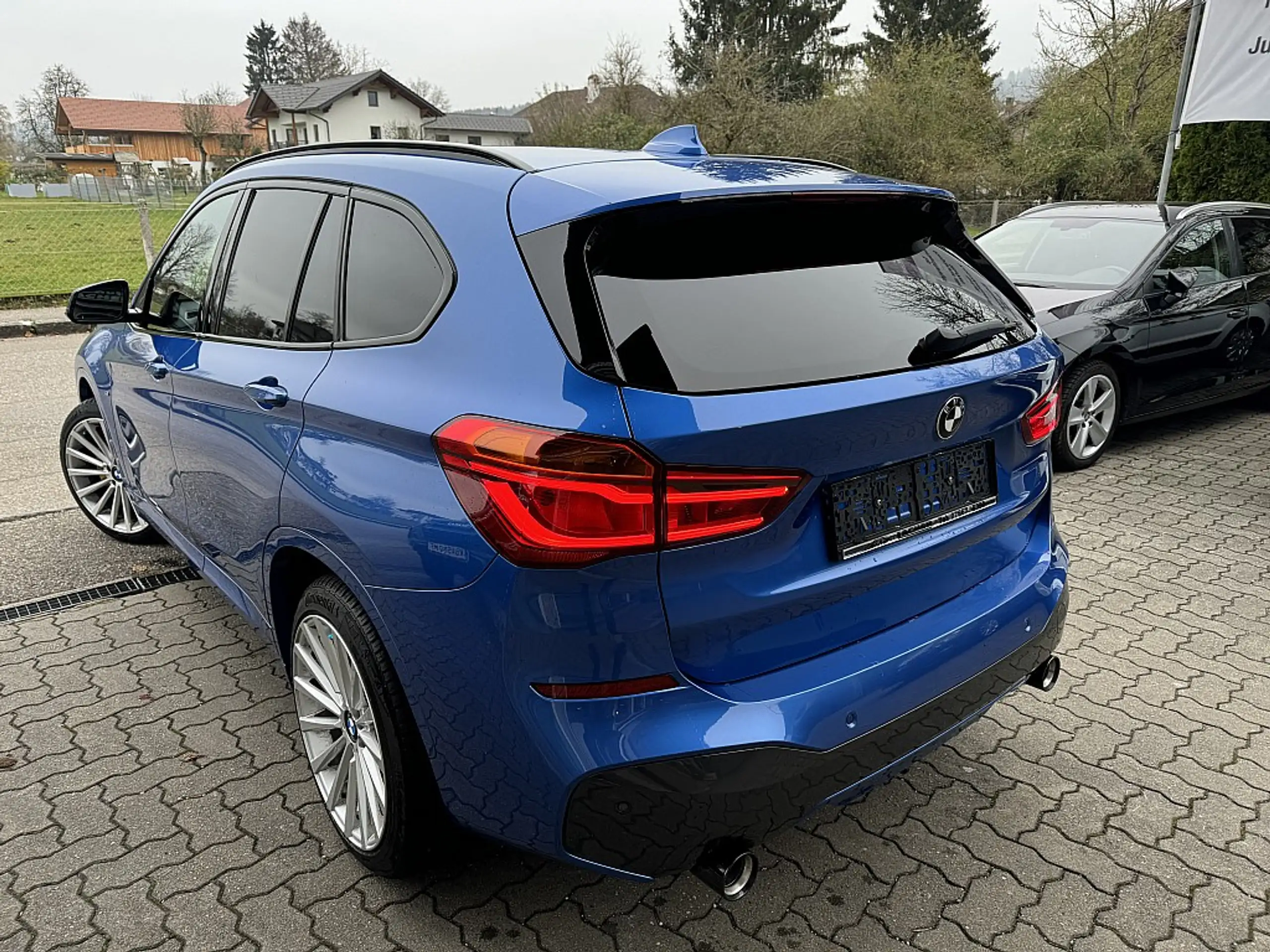 BMW - X1