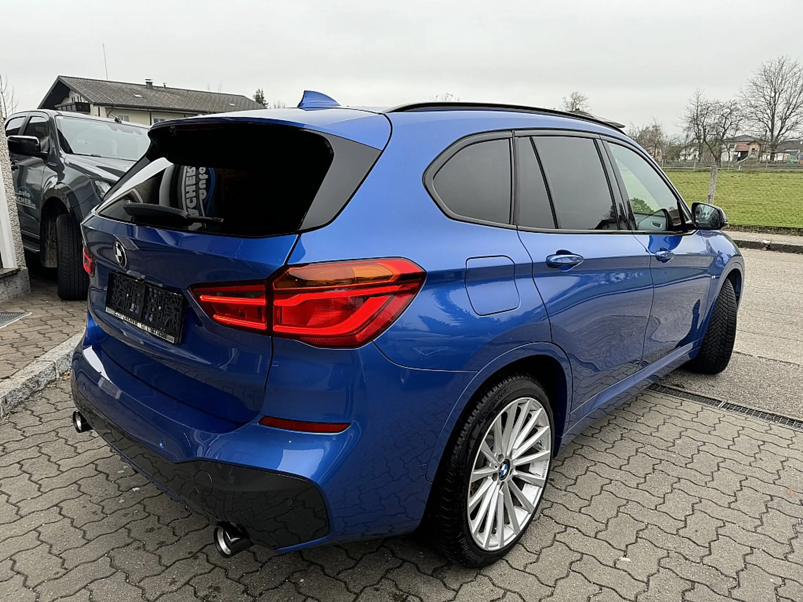 BMW - X1