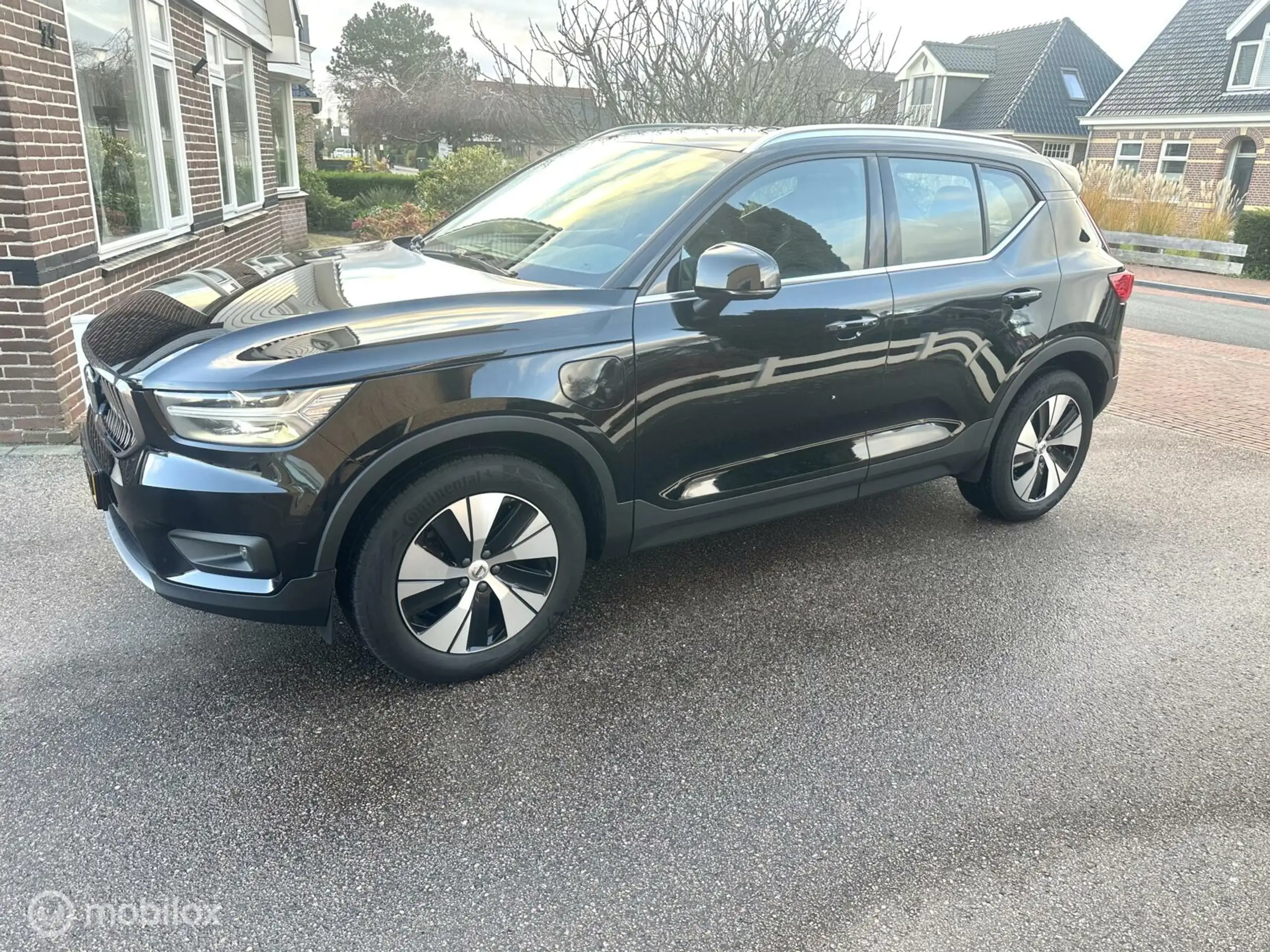 Volvo - XC40