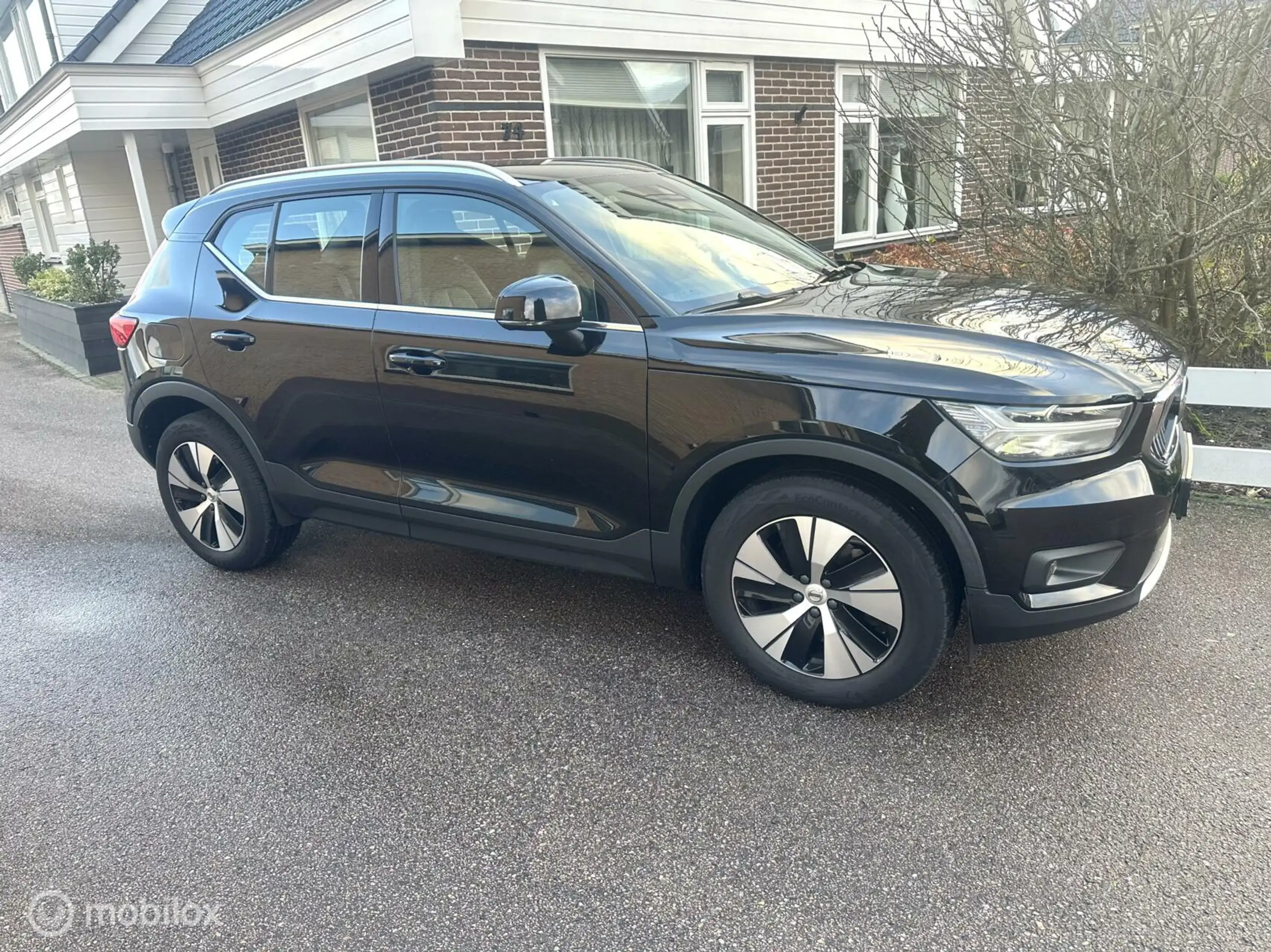 Volvo - XC40