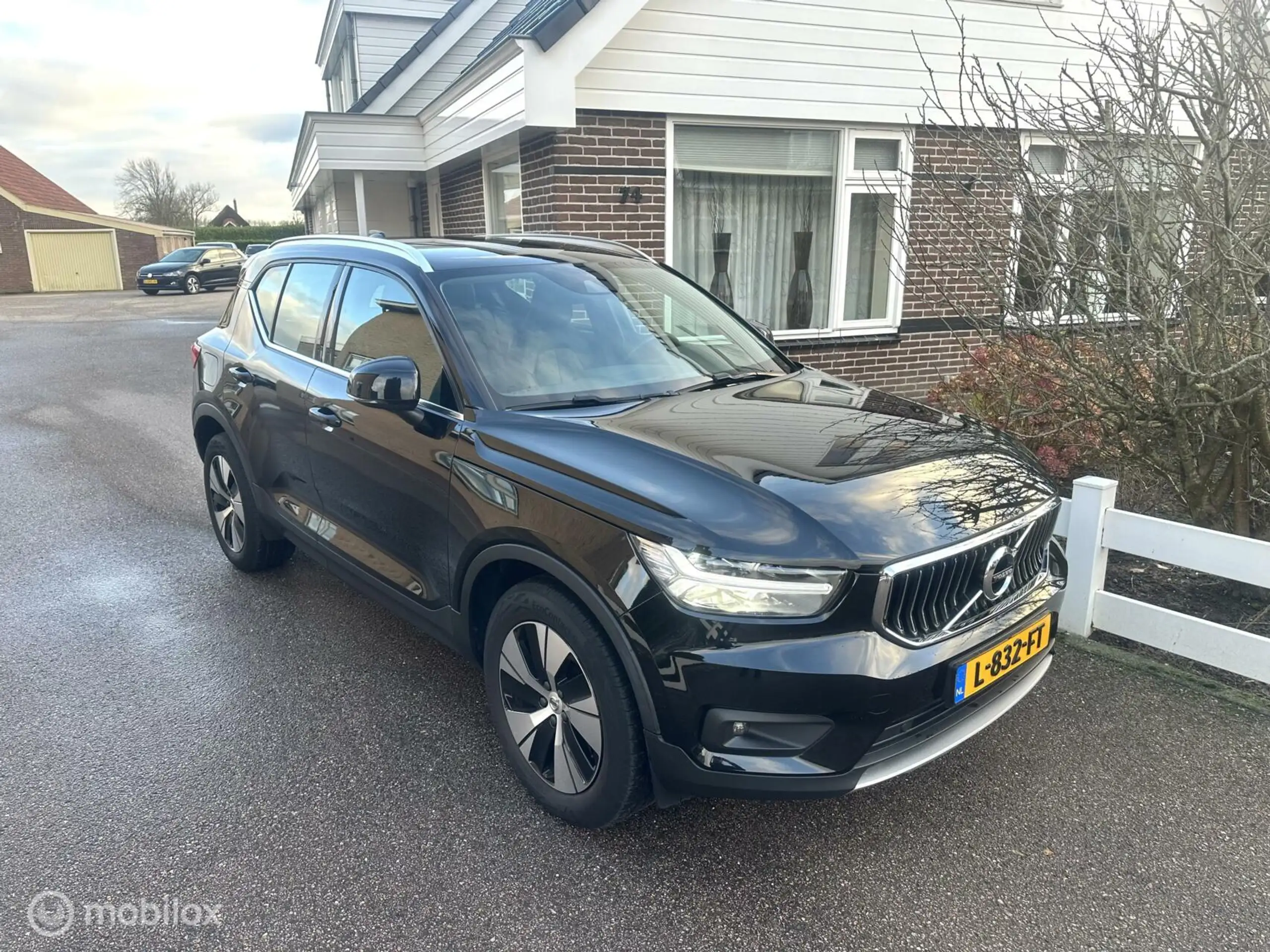 Volvo - XC40