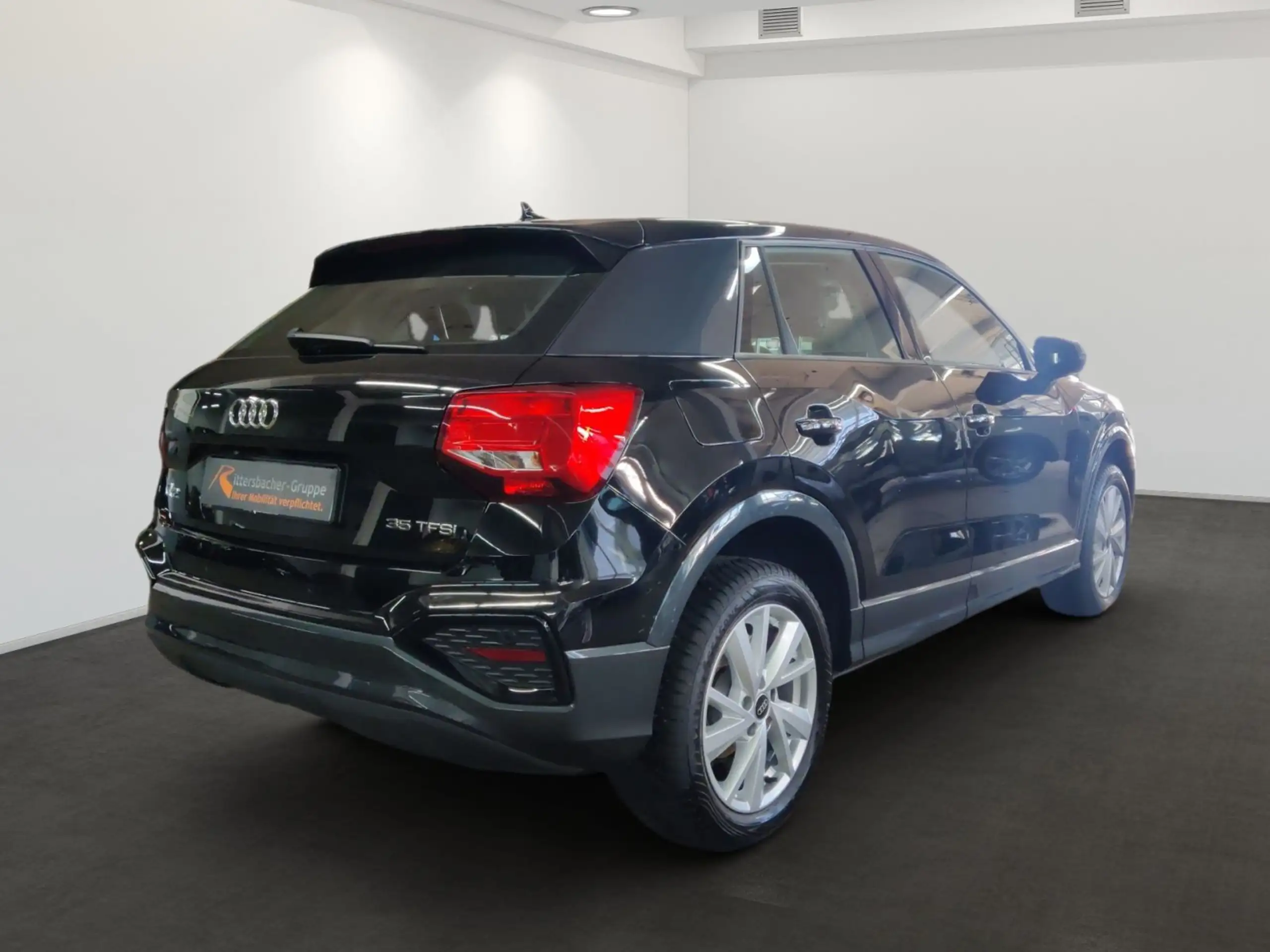 Audi - Q2