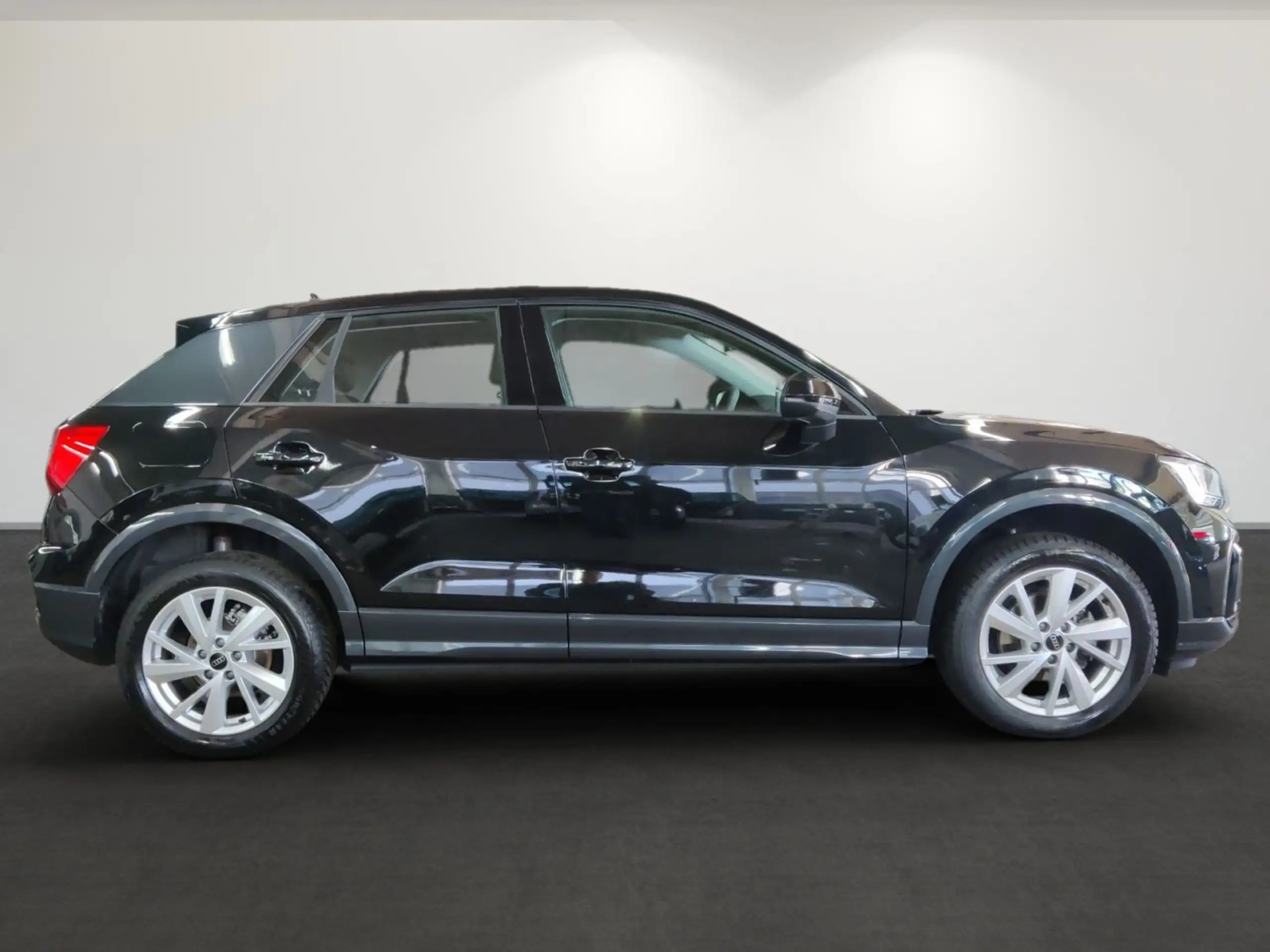 Audi - Q2