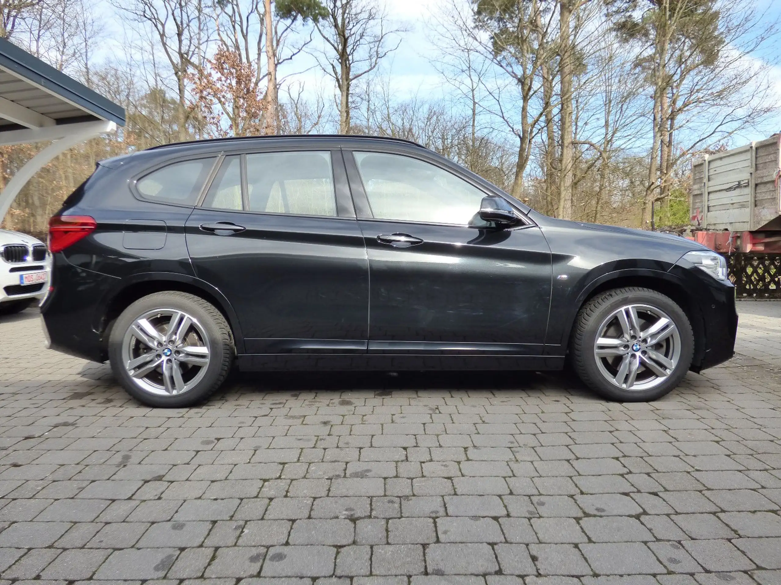 BMW - X1