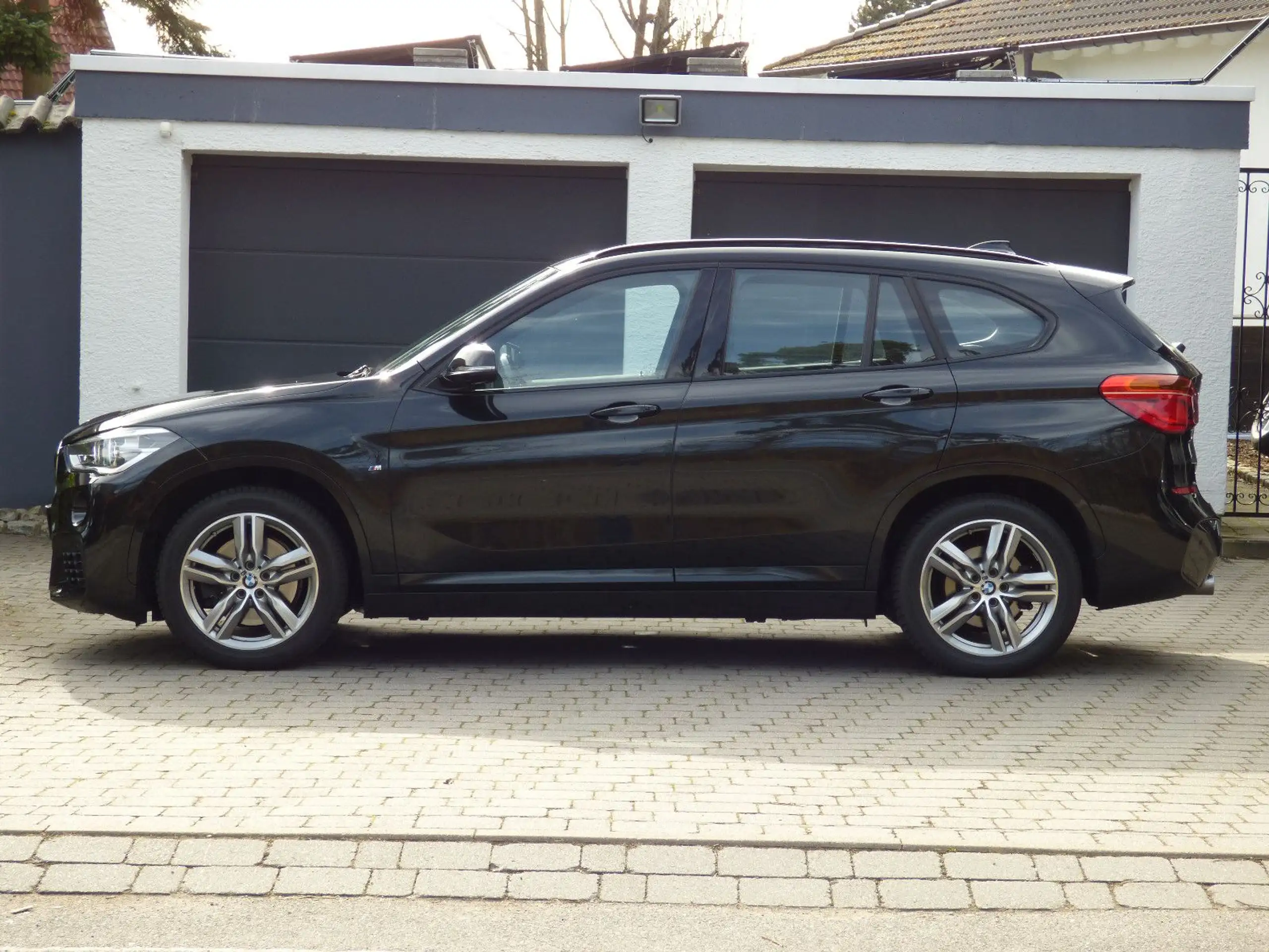 BMW - X1