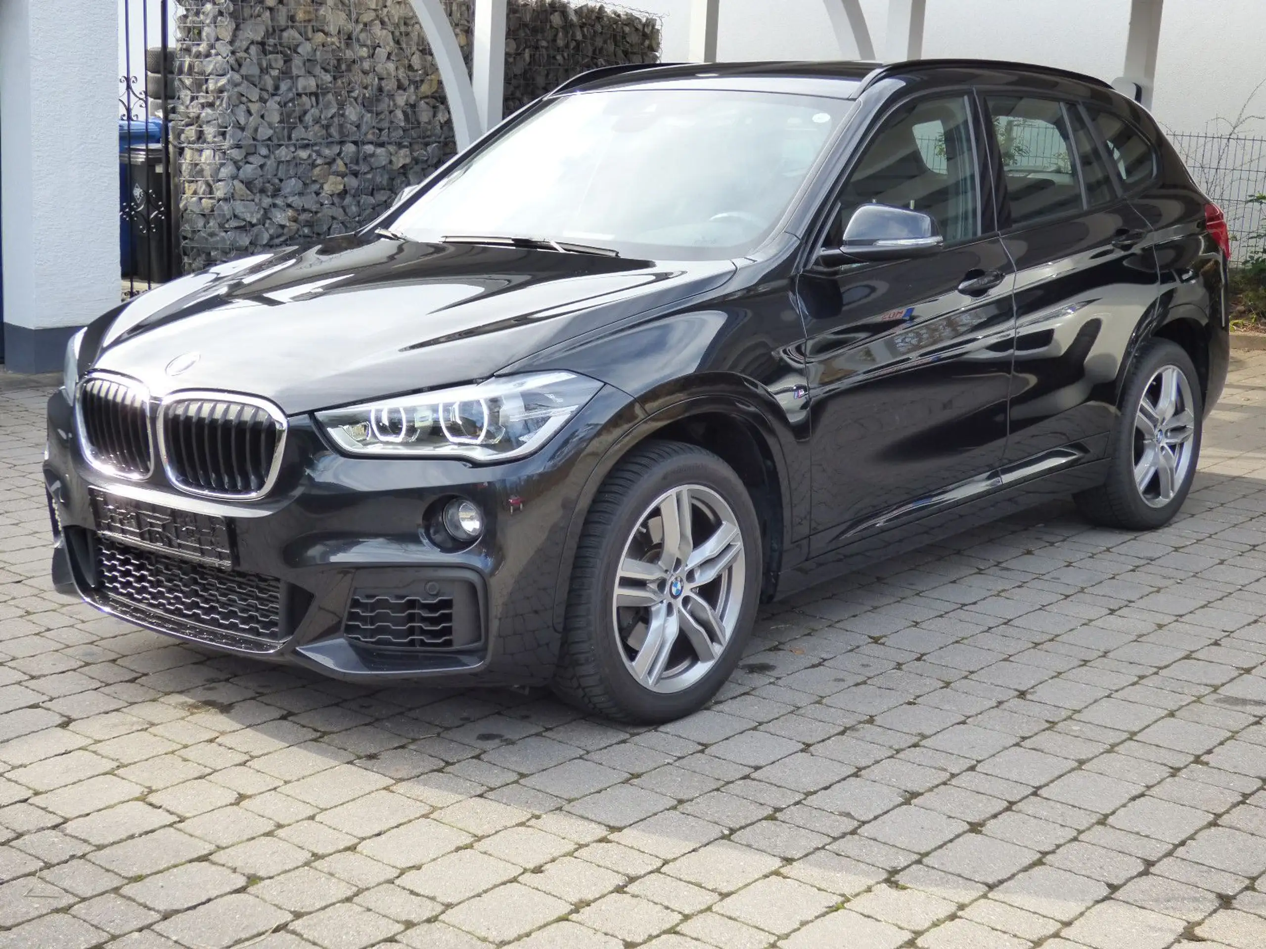 BMW - X1