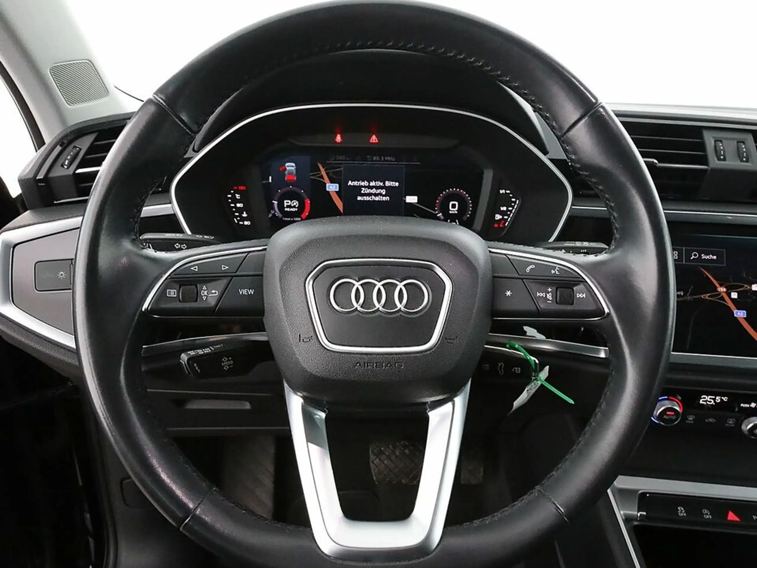 Audi - Q3