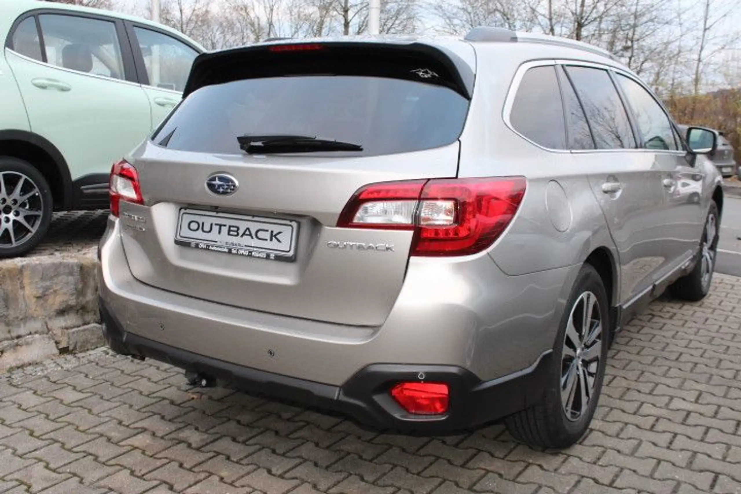 Subaru - OUTBACK