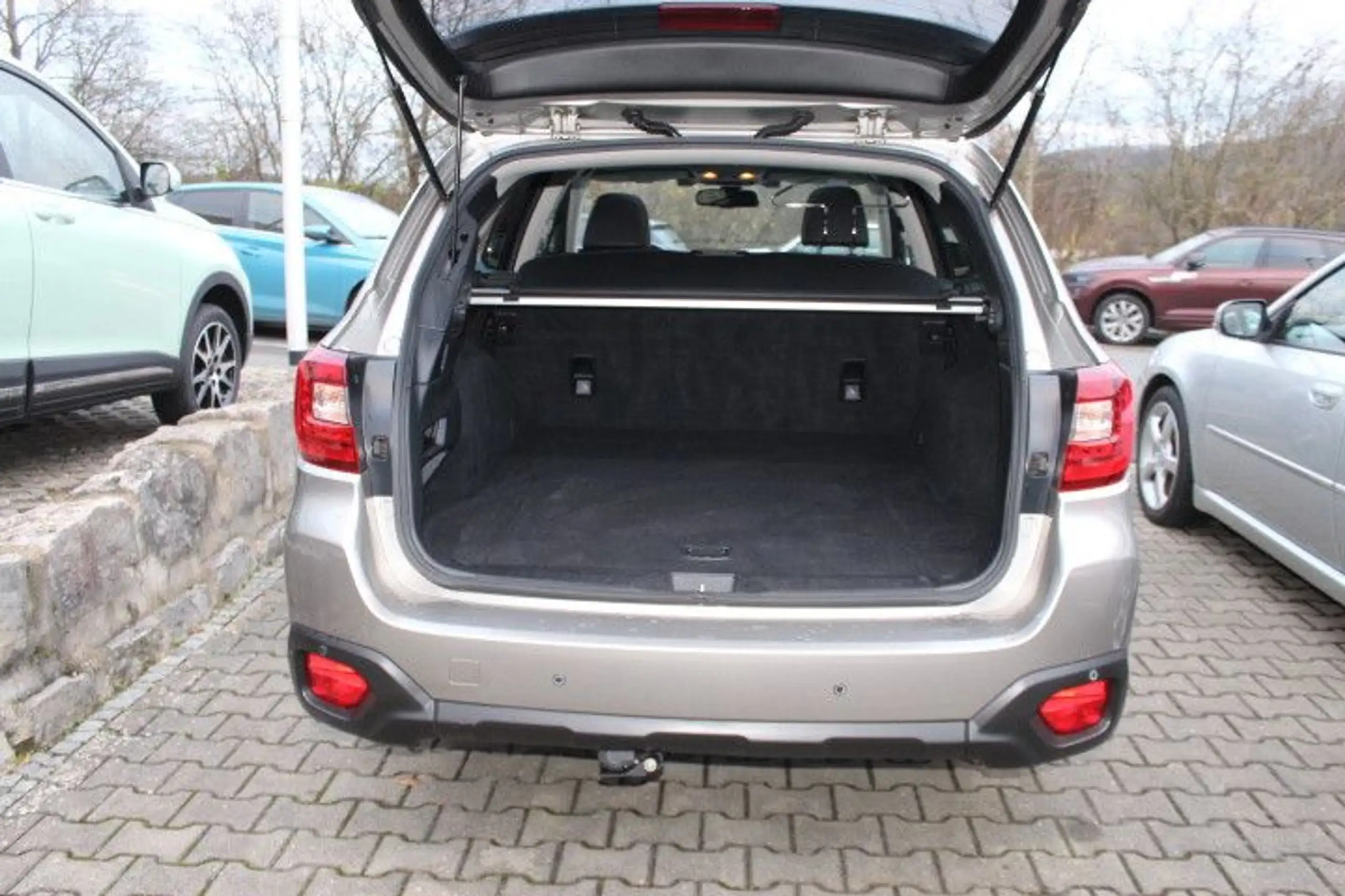 Subaru - OUTBACK